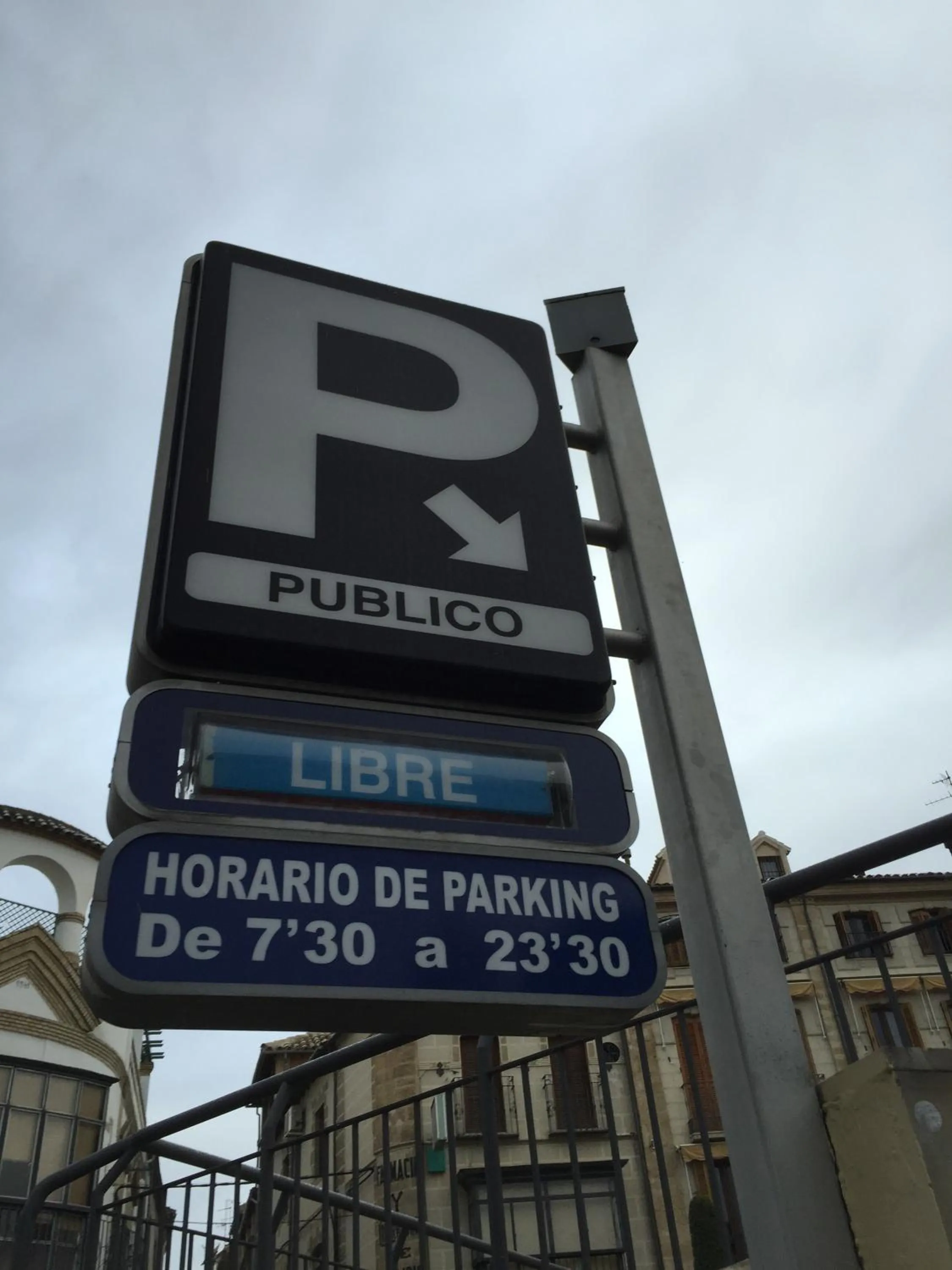 Parking in HOTEL FUENTE REDONDA LUXURY