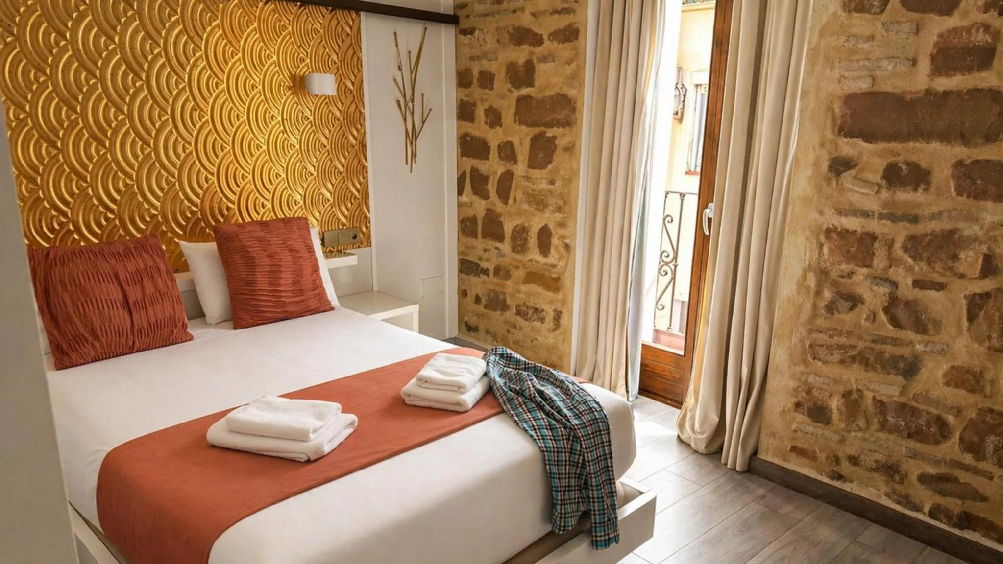 Bed in HOTEL FUENTE REDONDA LUXURY