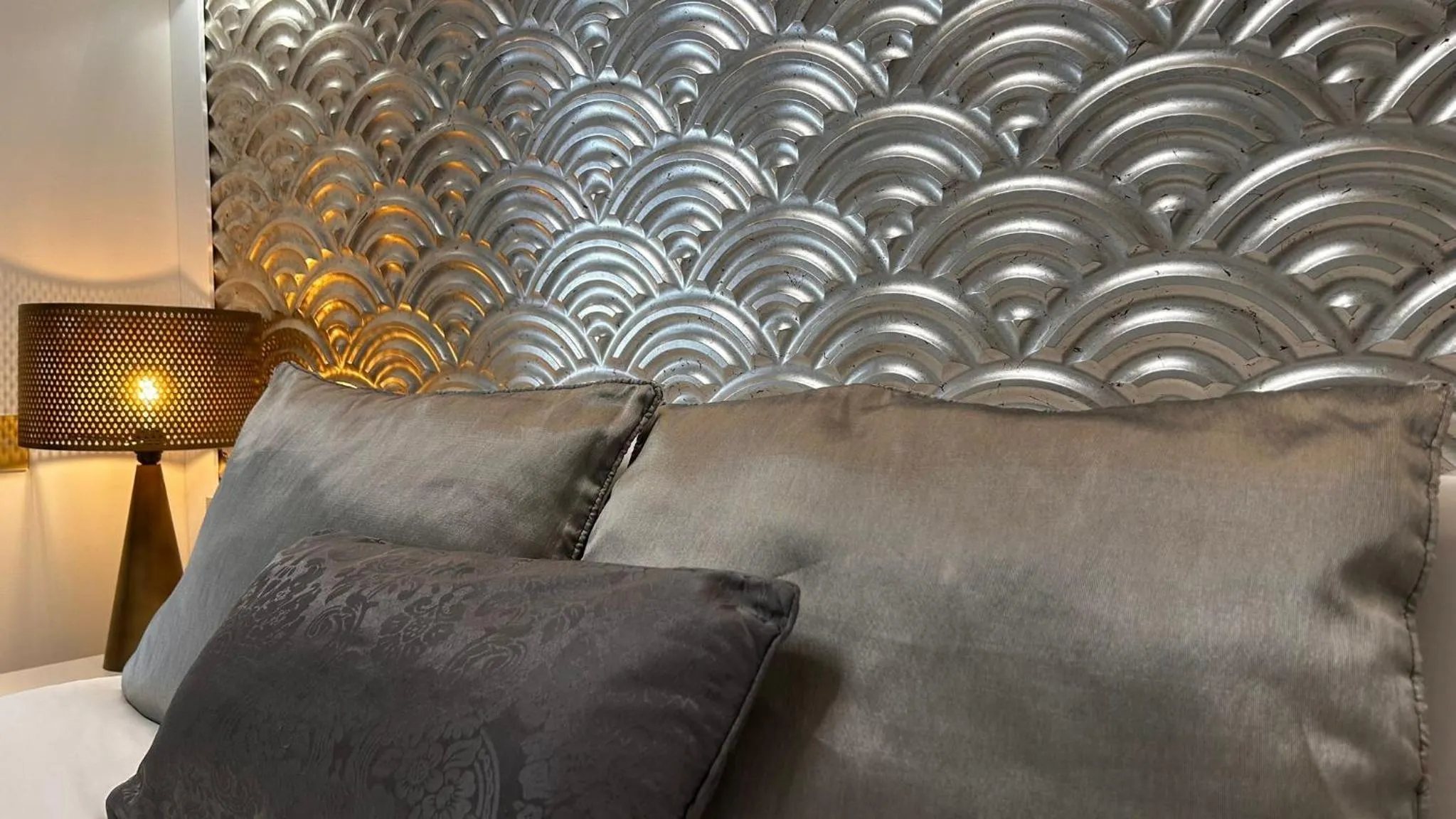 Bedroom, Bed in HOTEL FUENTE REDONDA LUXURY