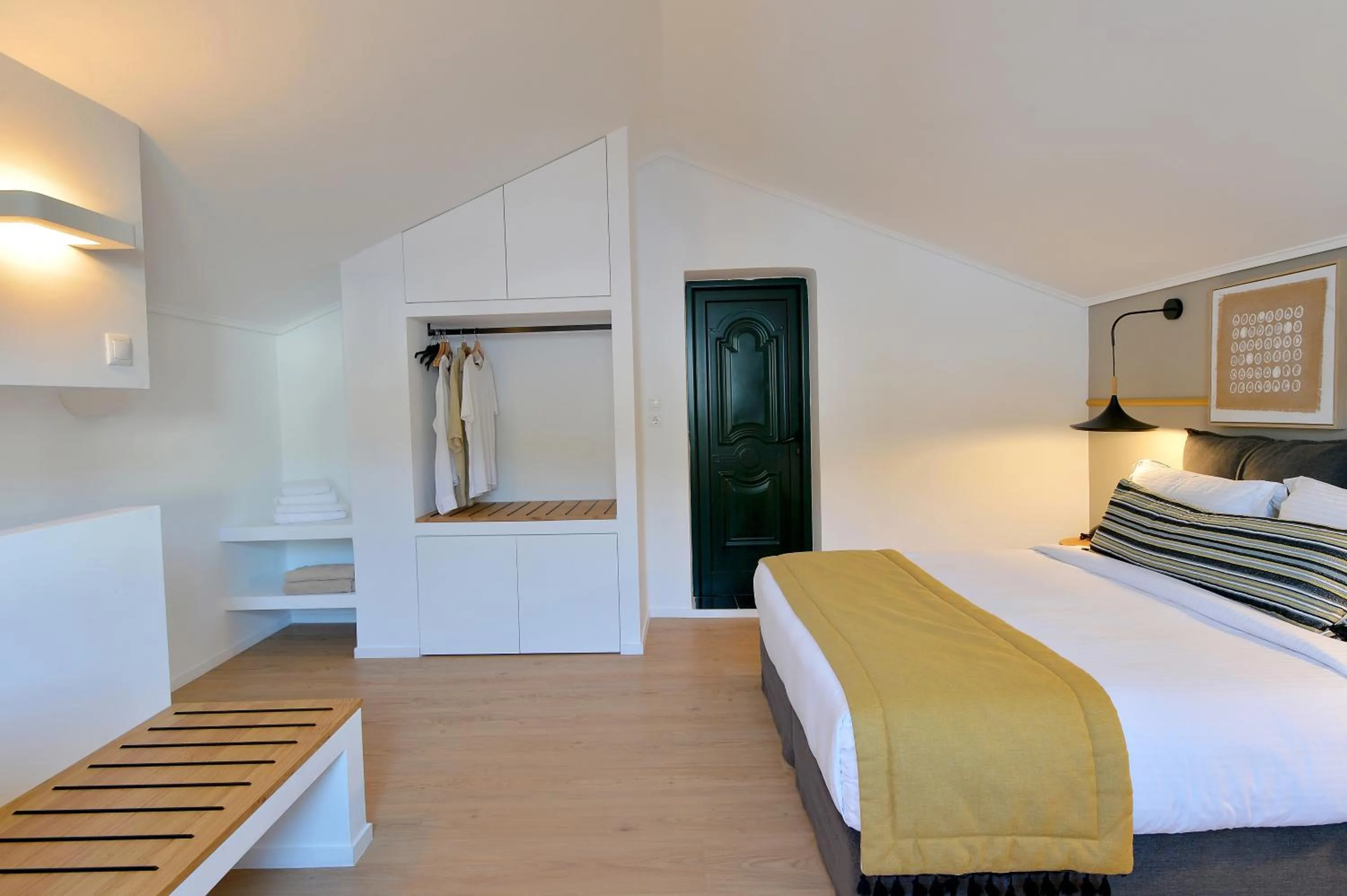 Coffee/tea facilities, Bed in Aktaion Beach Boutique Hotel & Spa