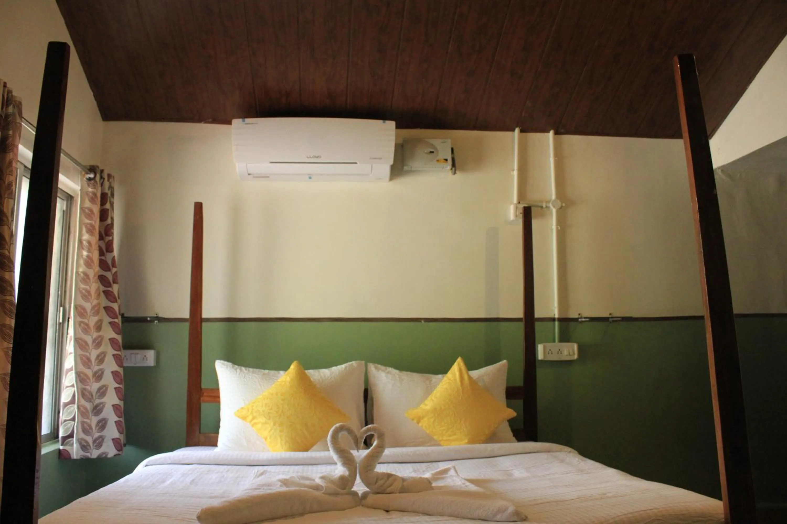 Bed in Avadale Tadoba - Stag Groups Not Allowed