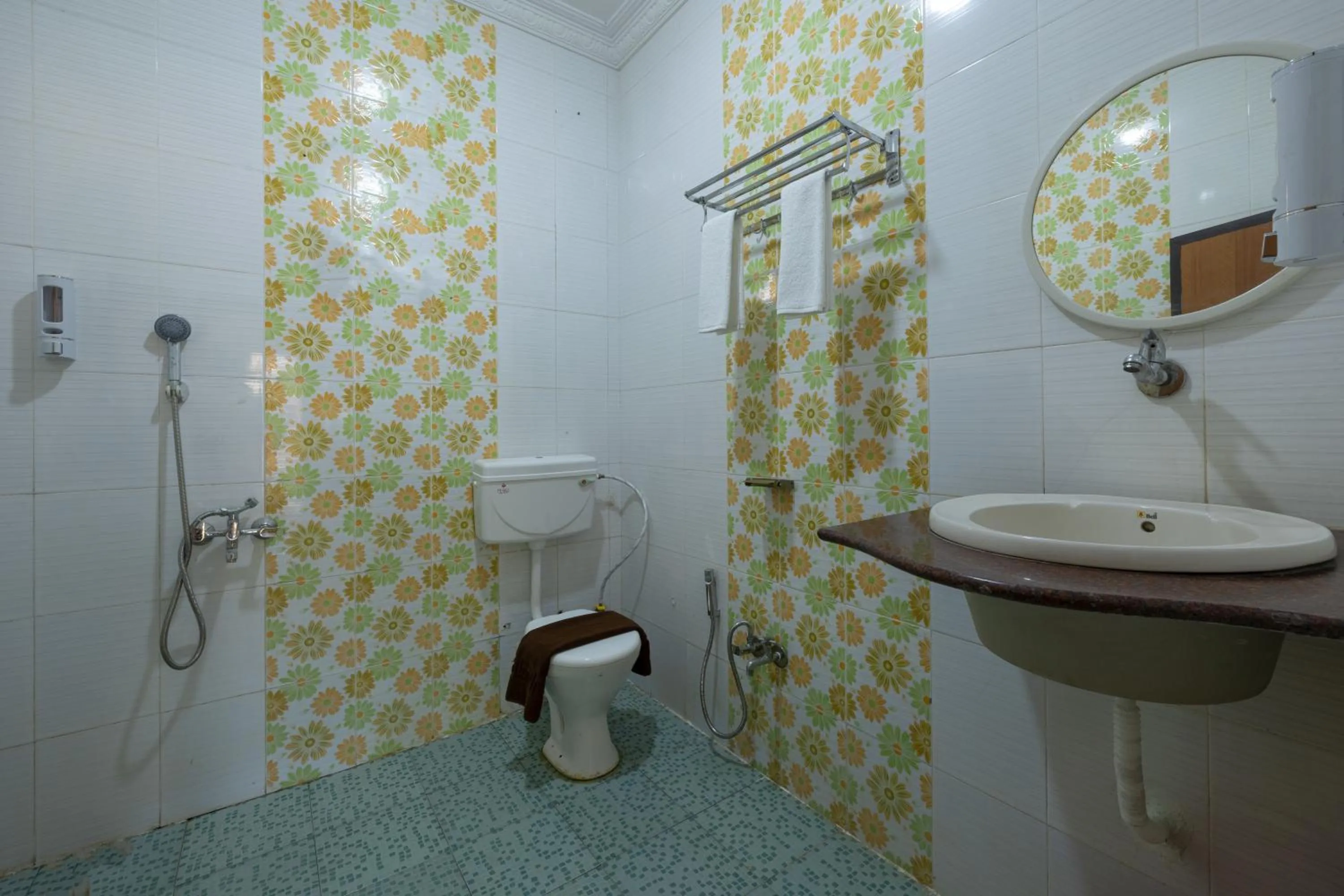 Shower in Avadale Tadoba - Stag Groups Not Allowed