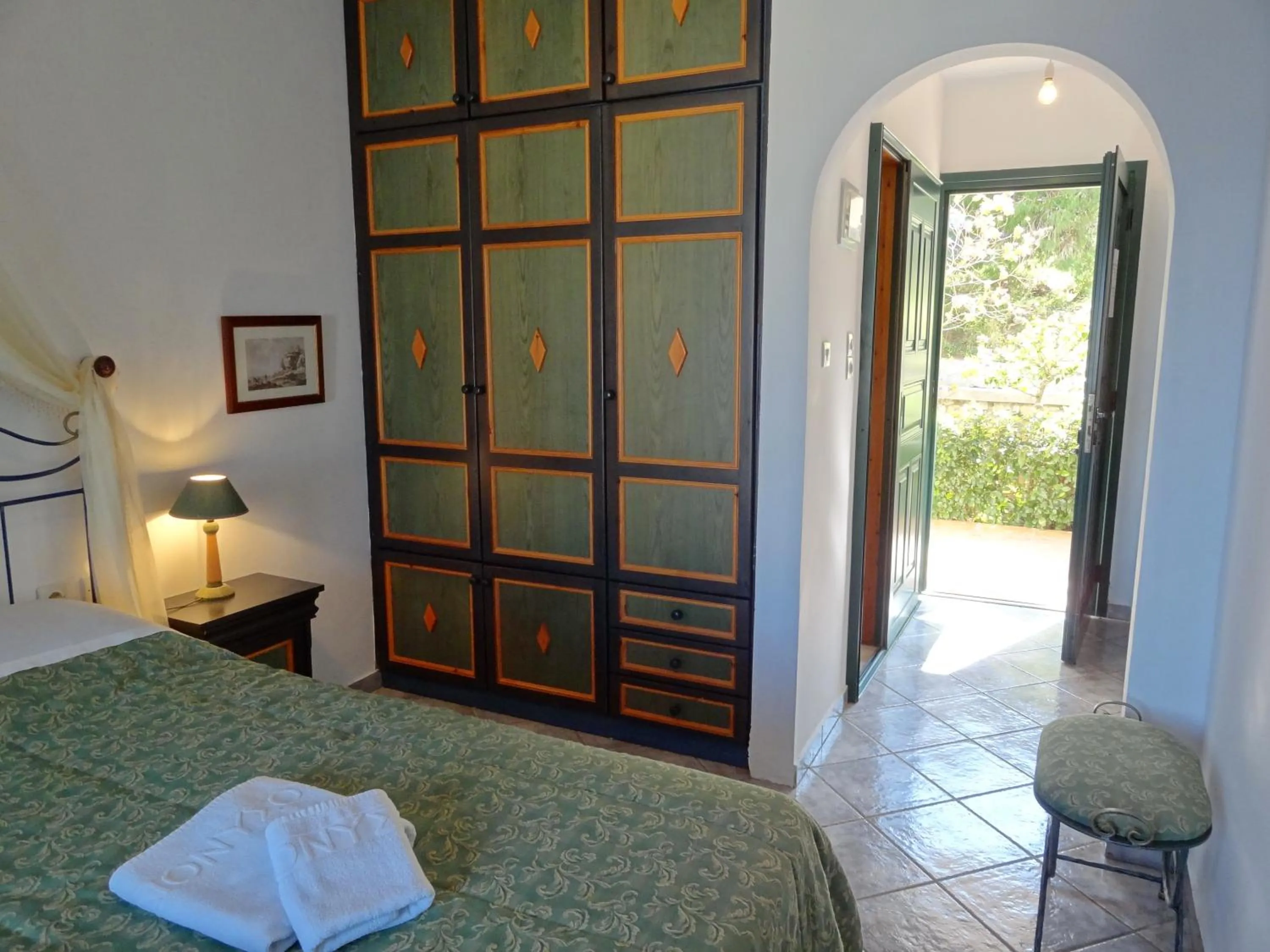 Shower, Bed in Dionysos Hotel