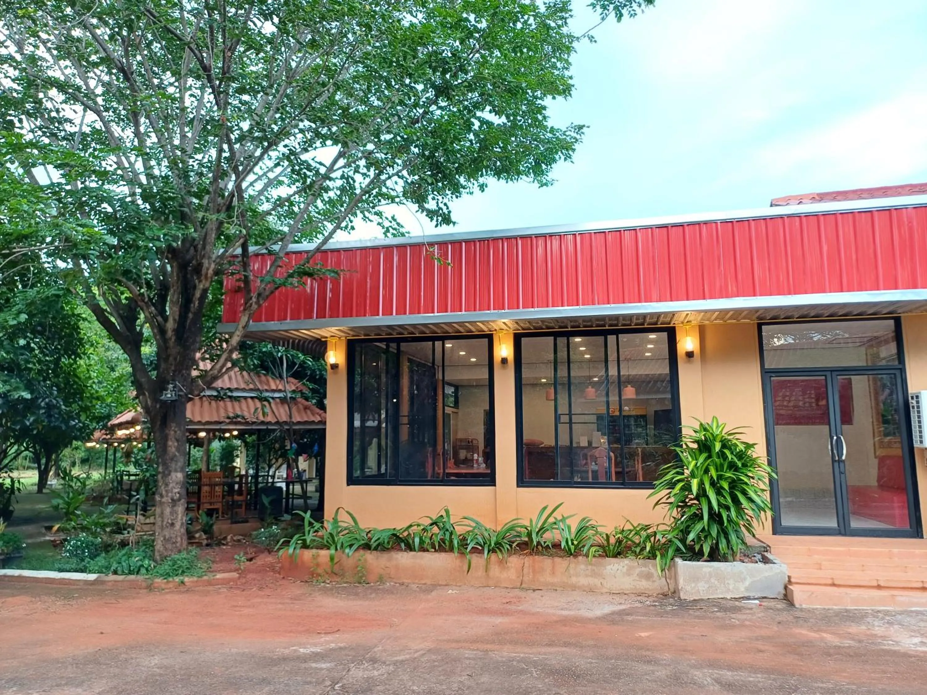 Restaurant/places to eat in Erawan Guesthouse