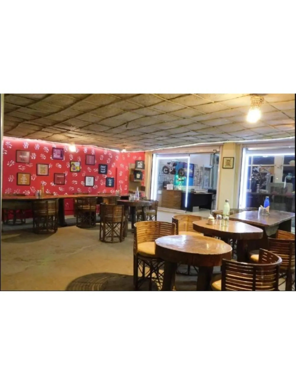 Restaurant/places to eat in Tigers Villa, Tala Bandhavgarh