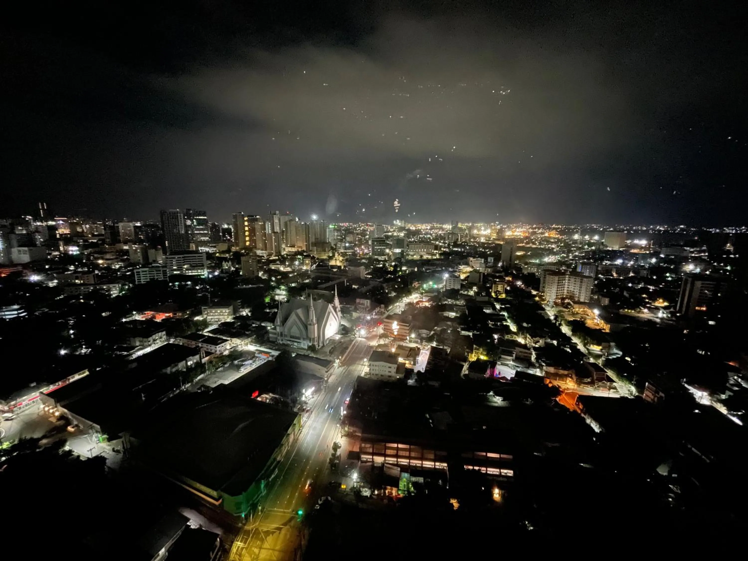 Night in Cozy Studio at Horizon 101