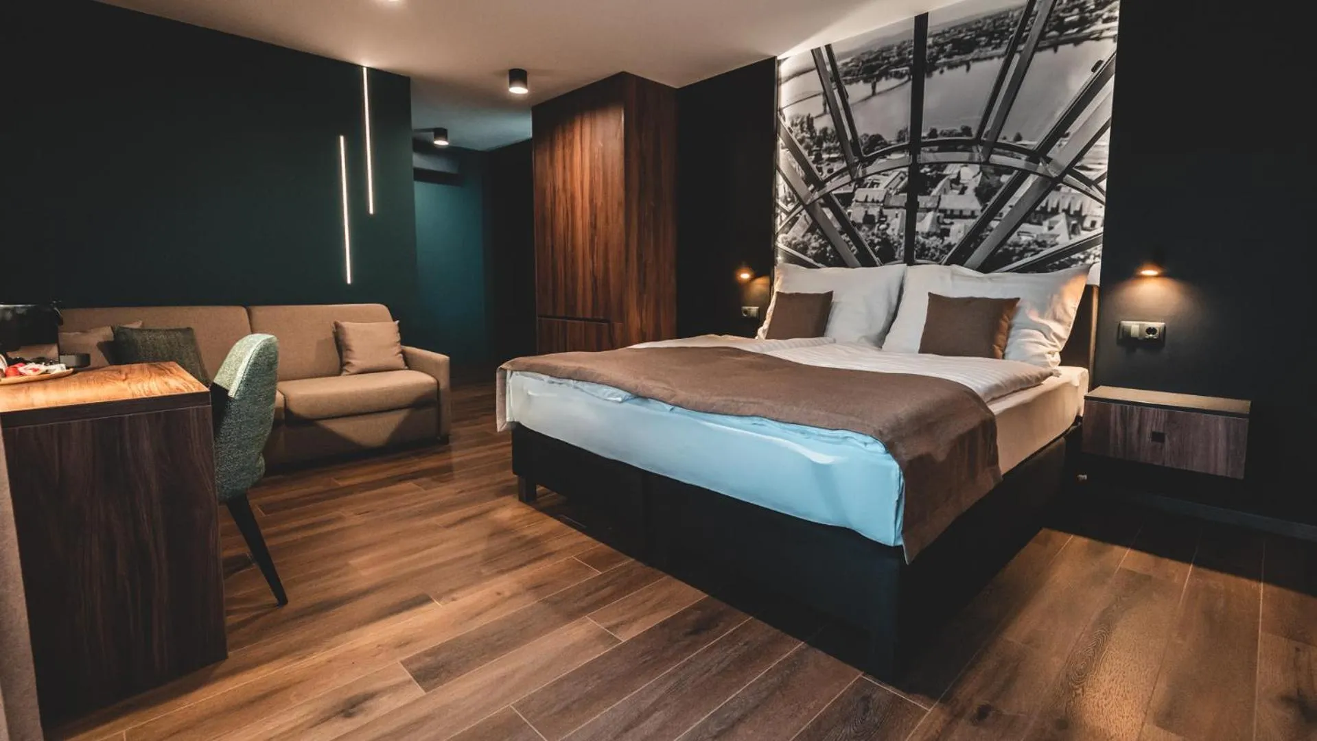 Family Room with Terrace in Mediterraneo Luxury Room Esztergom