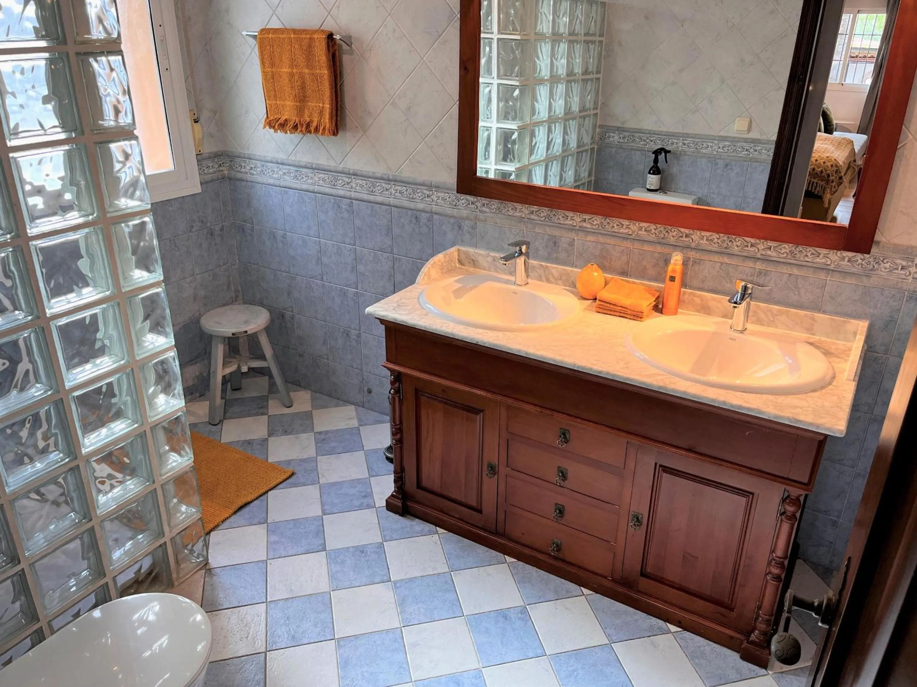 Toilet in Casa Limon, boutique Bed and Breakfast, Andalucia