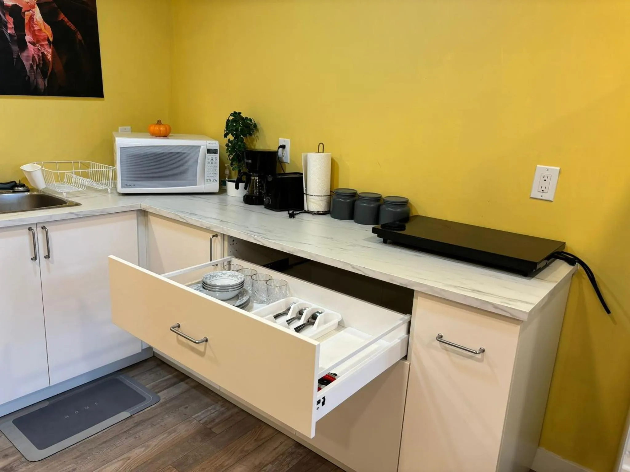 Coffee/tea facilities in Home away from home