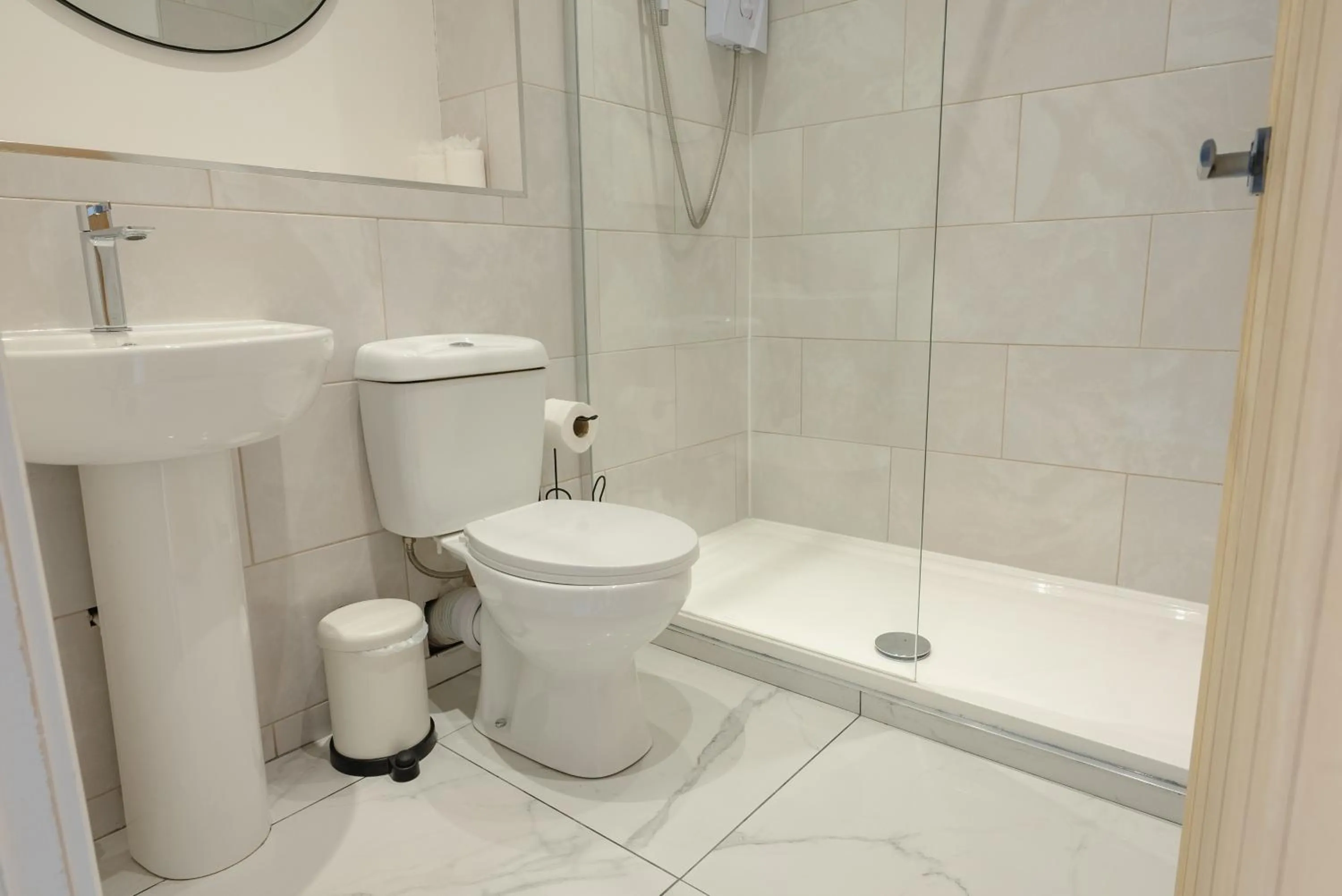 Bathroom in OYO Bellevue Apartments Middlesborough