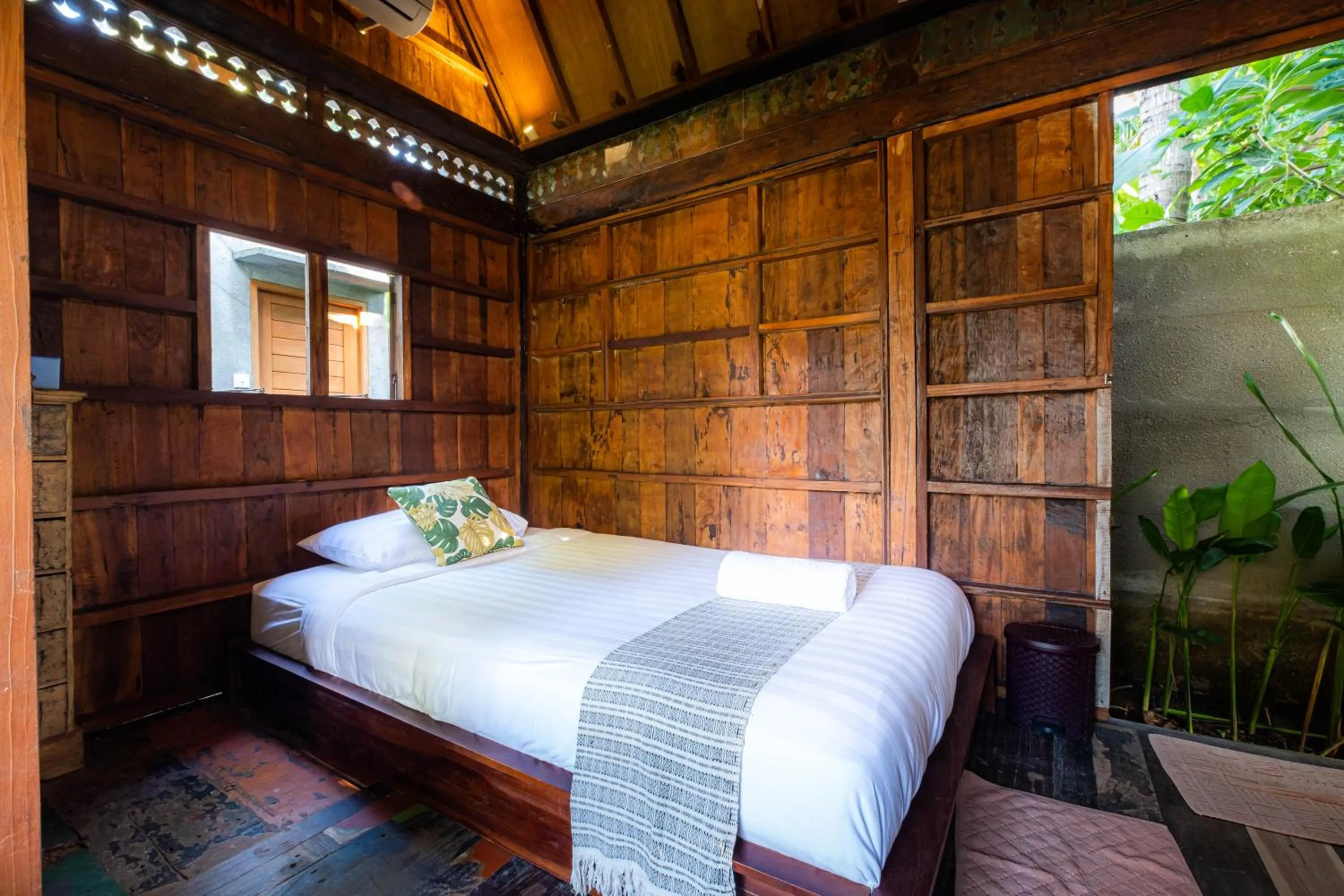 Bed in Kubu Kirana by Supala