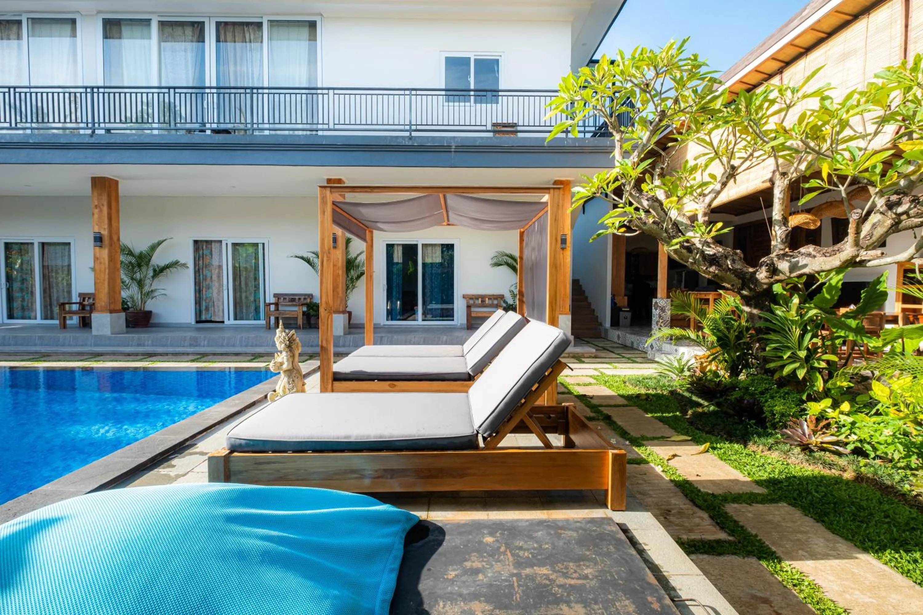 Property building in Kubu Kirana by Supala