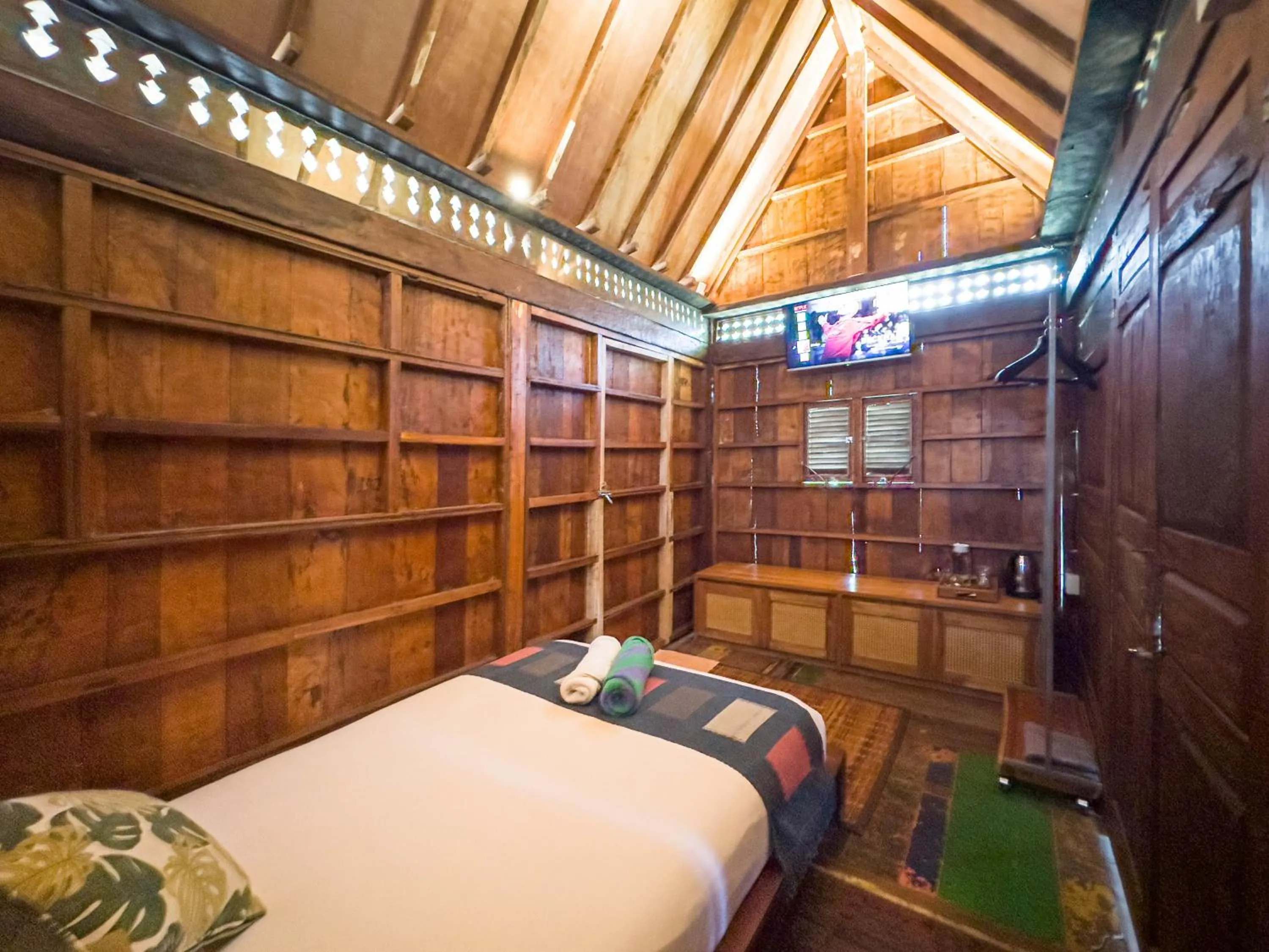 Bedroom, Bed in Kubu Kirana by Supala