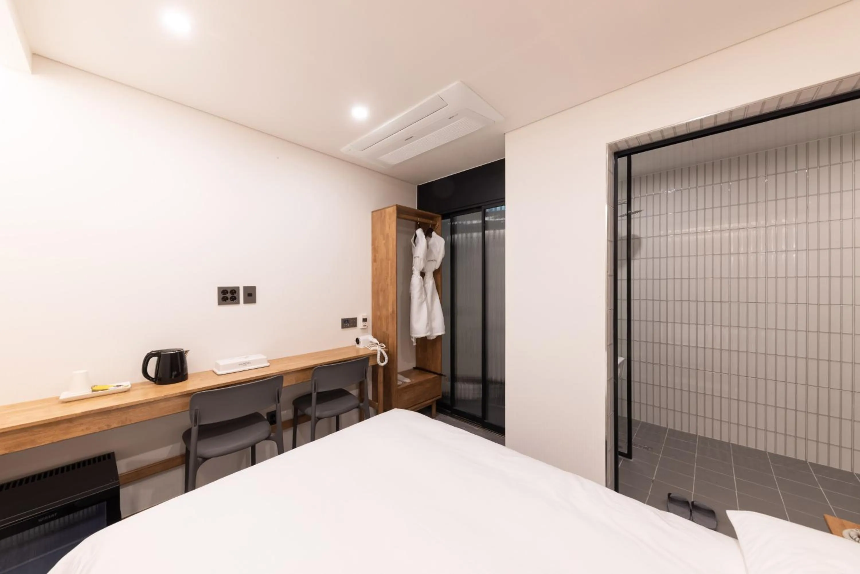 Photo of the whole room, Bed in ARA Hotel