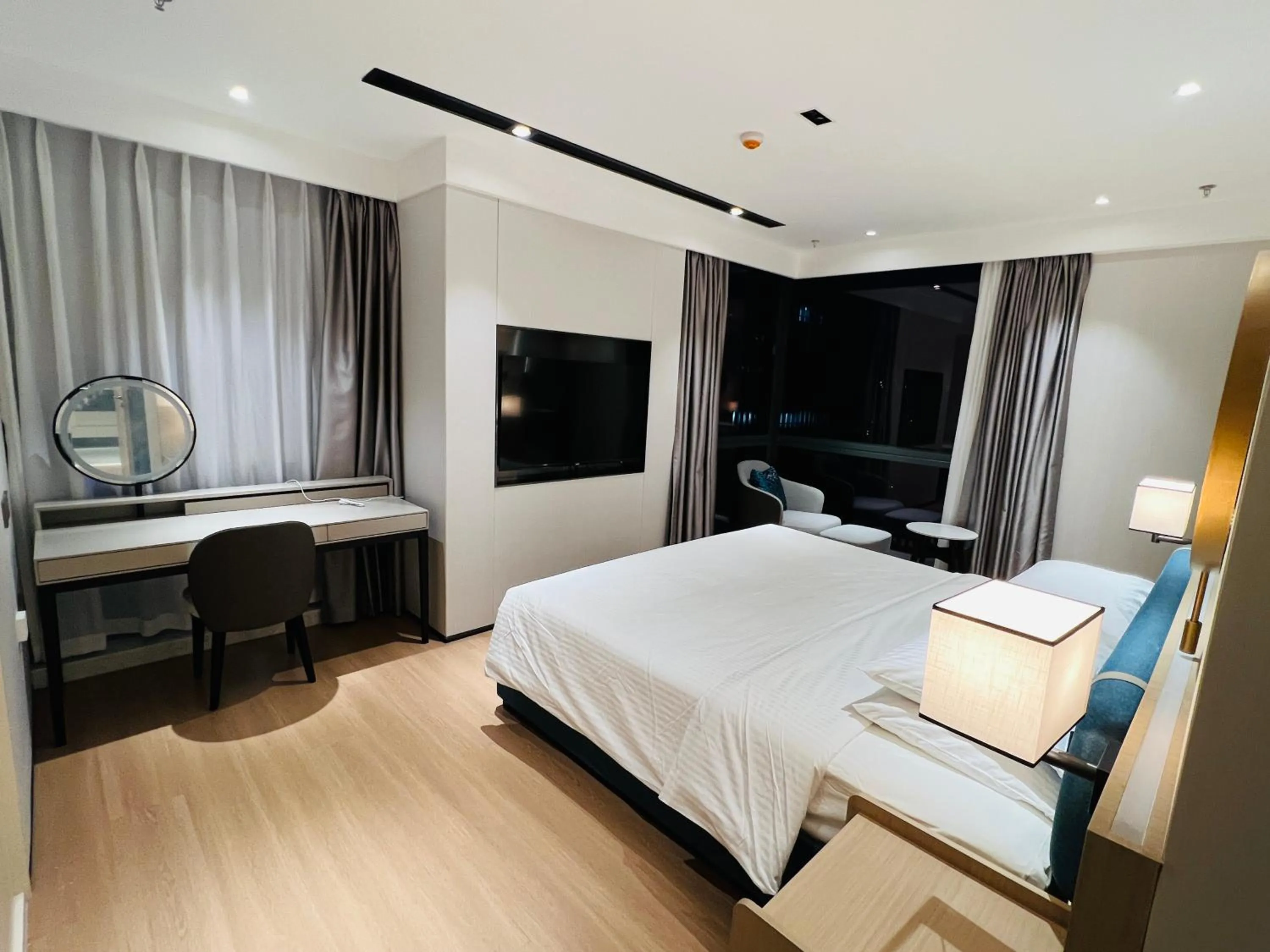Bed in Somerset Taihu New City CBD Wuxi
