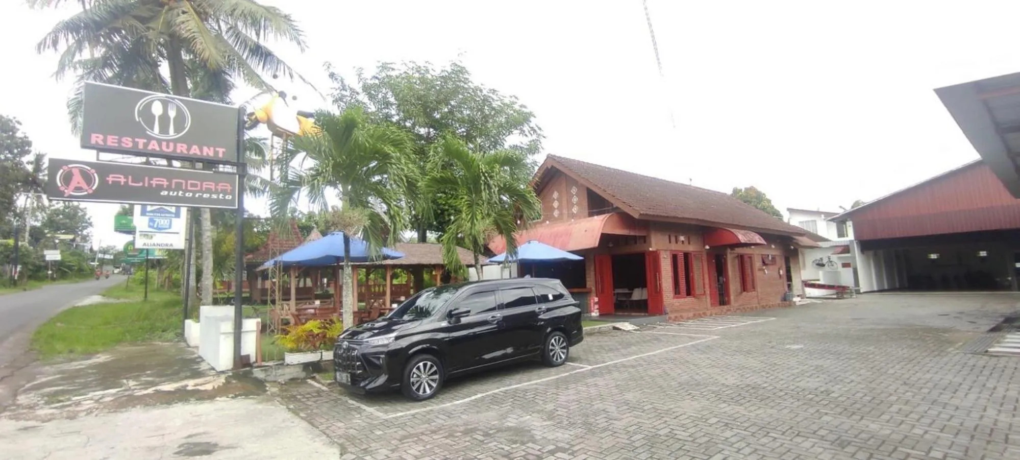 Property building in Aliandra Villa by The Lavana