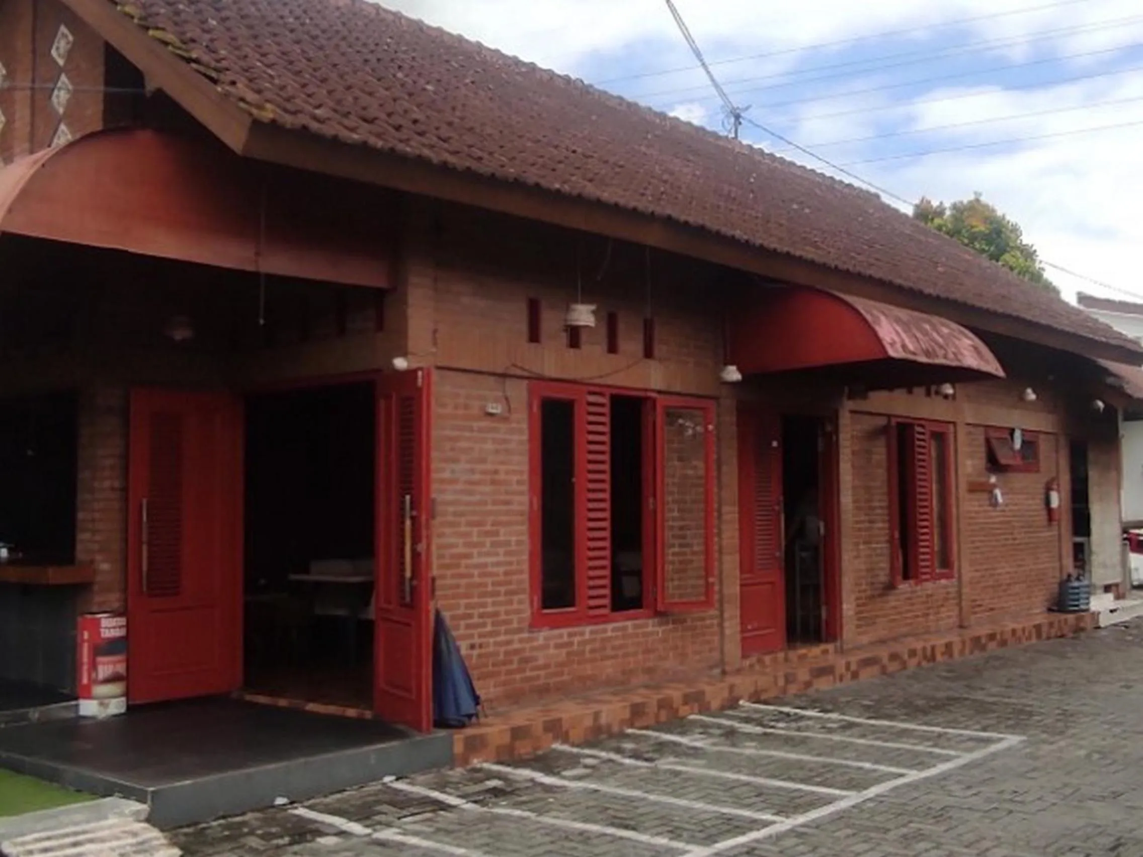 Property building in Aliandra Villa by The Lavana