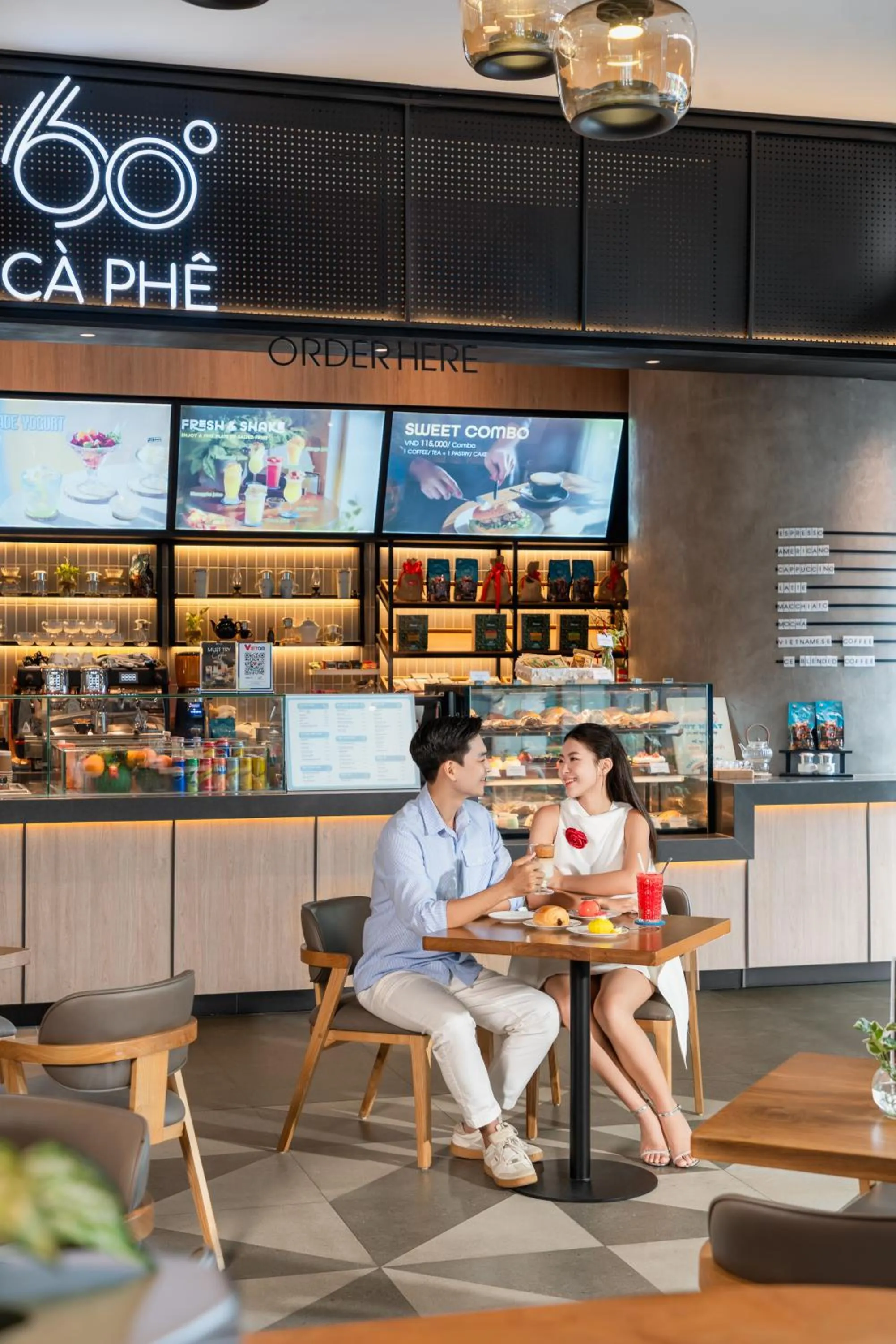 People in A La Carte Ha Long Bay Managed by TASECO