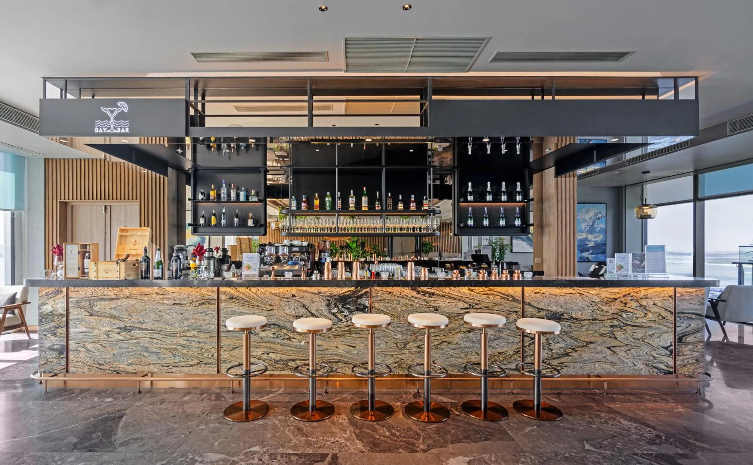 Lounge or bar in A La Carte Ha Long Bay Managed by TASECO