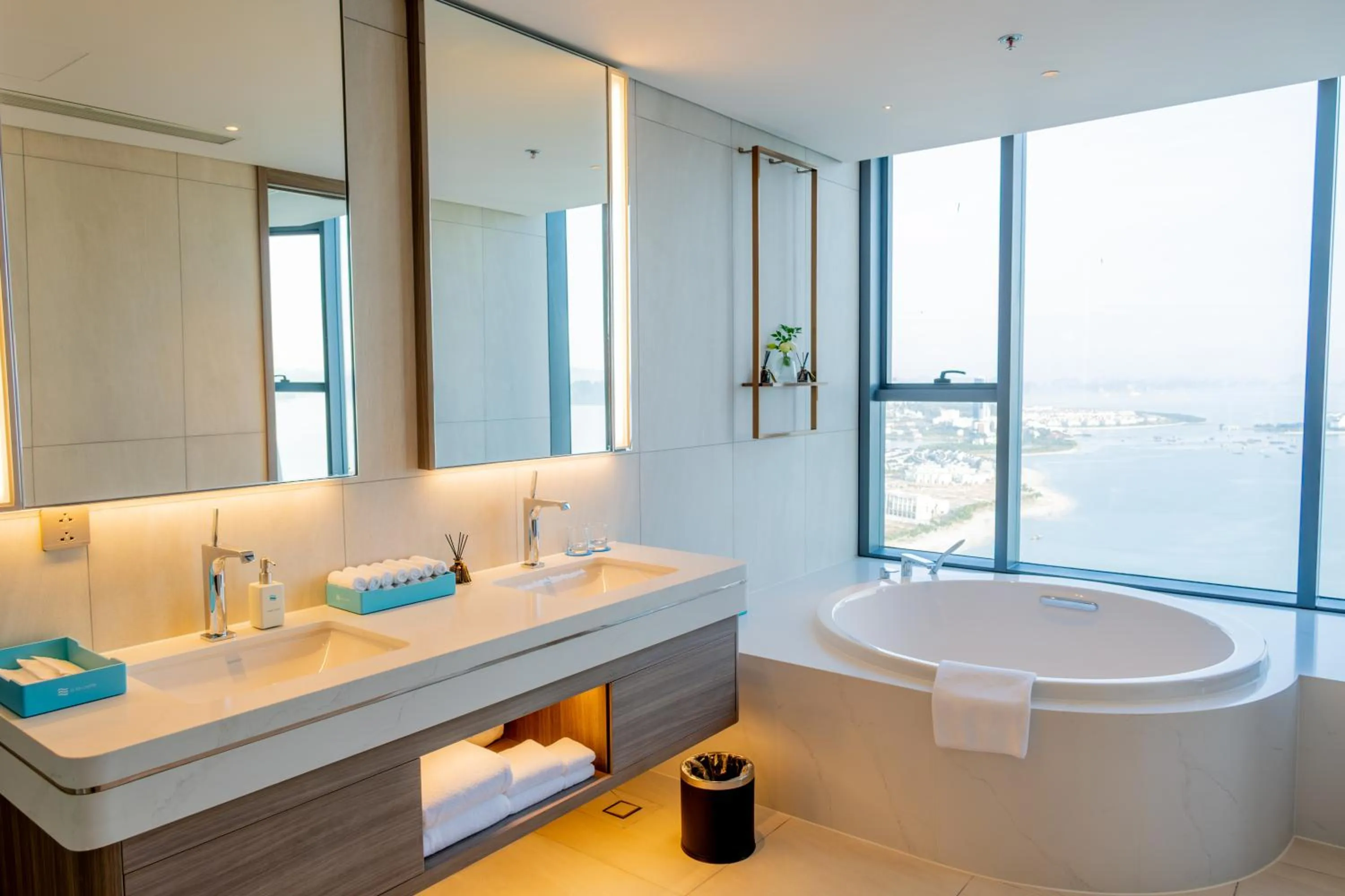 Bathroom in A La Carte Ha Long Bay Managed by TASECO