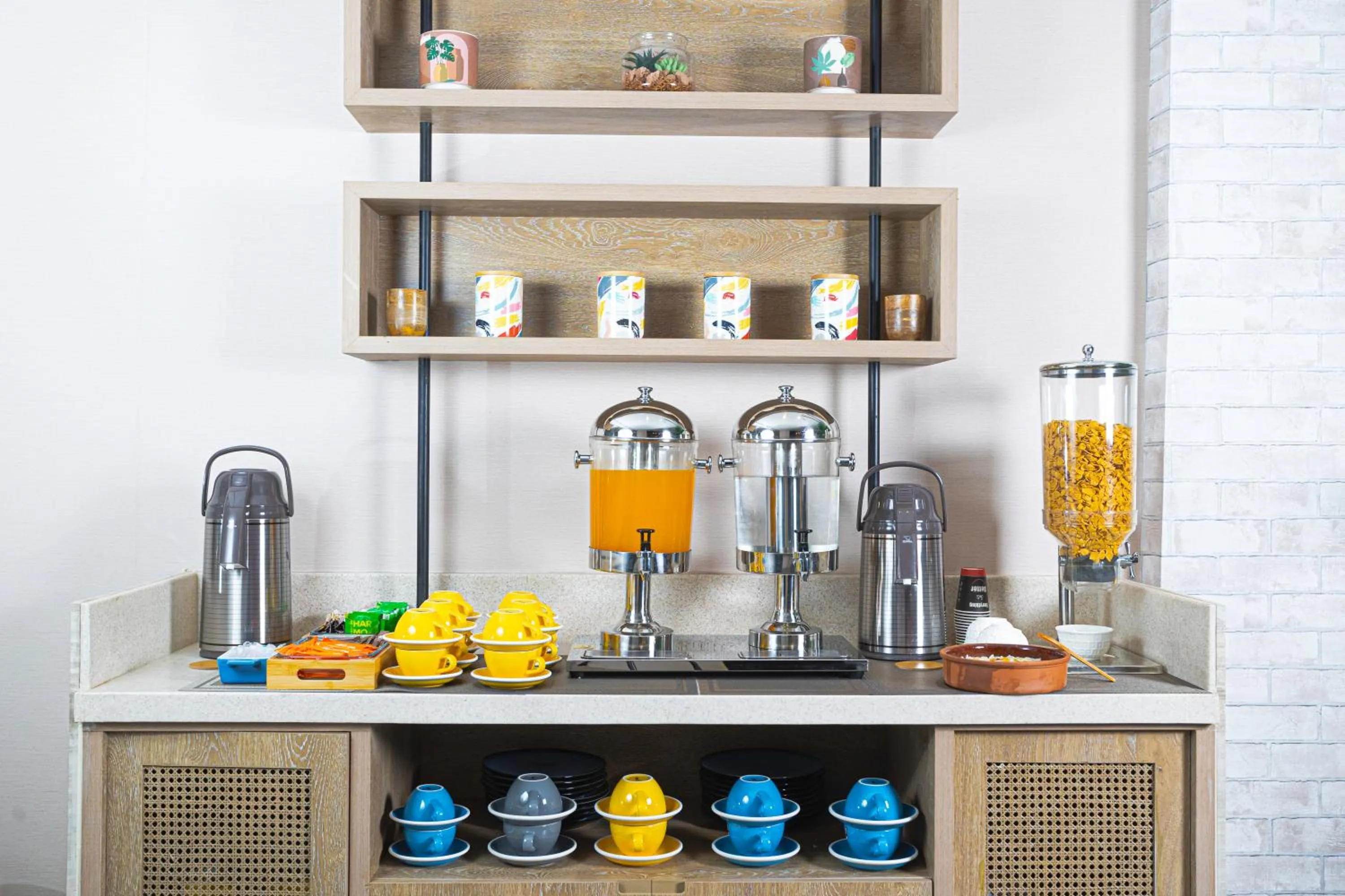 Food and drinks in Ewaa Express Hotel - Al Jouf