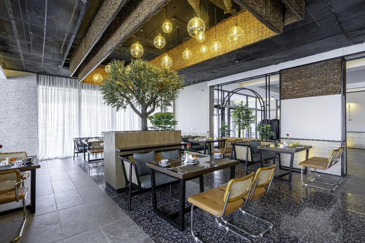 Restaurant/places to eat in Ewaa Express Hotel - Al Jouf