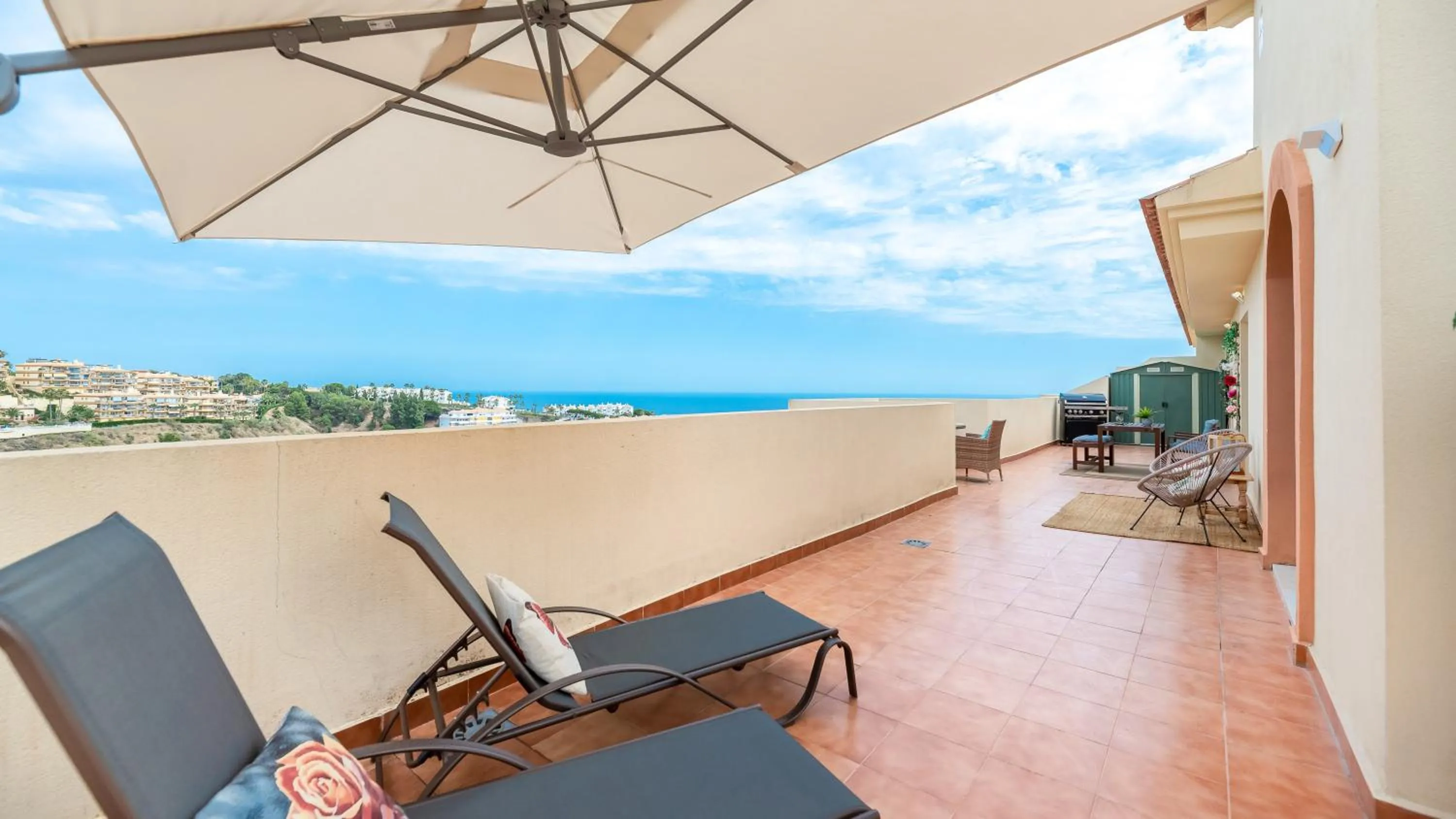 huge penthouse seaviews gateaway