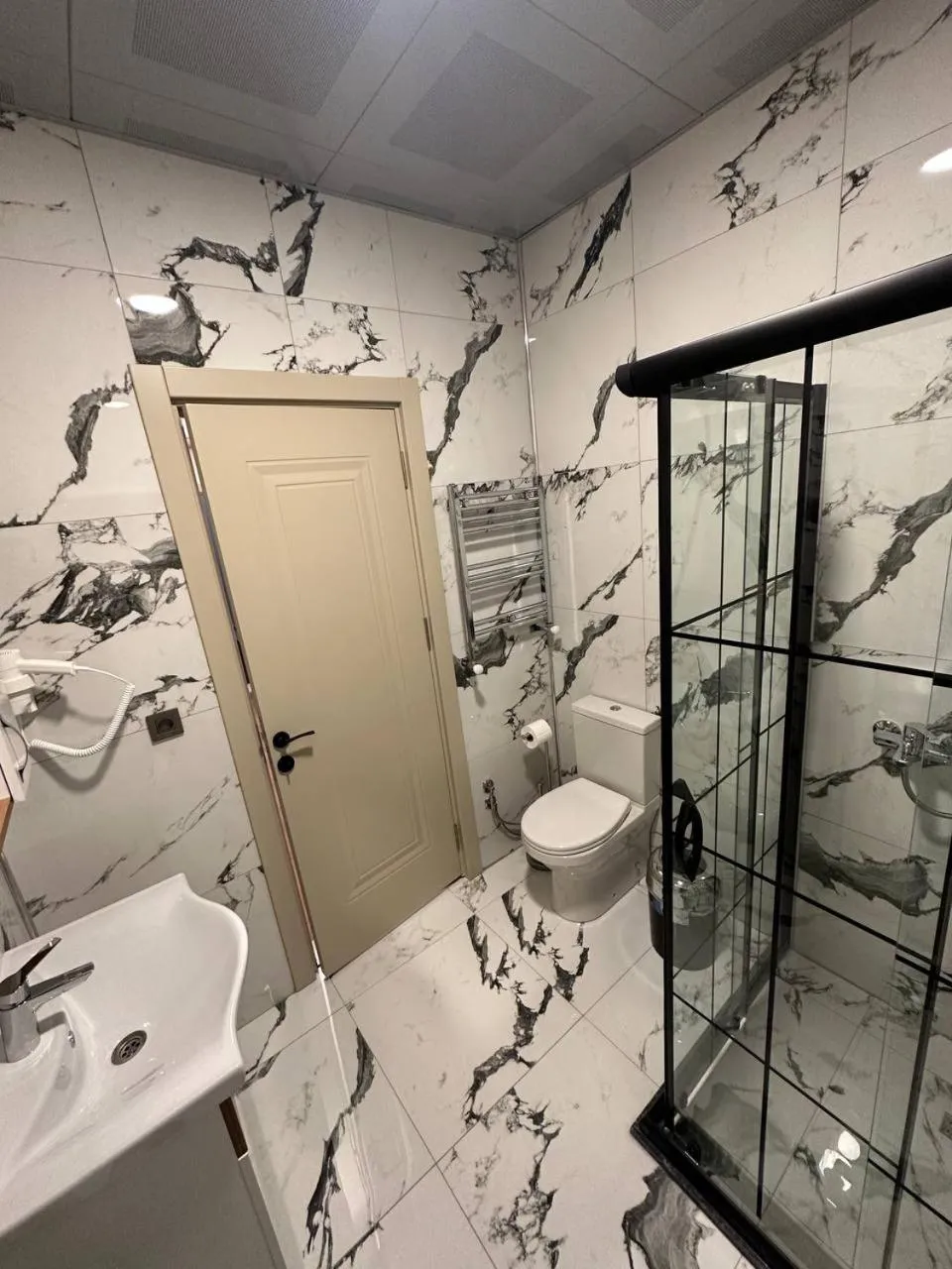 Shower in Akel Guest House