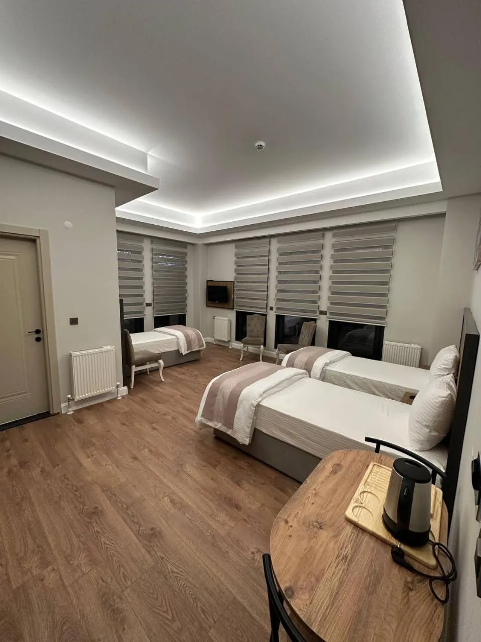 TV and multimedia, Bed in Akel Guest House