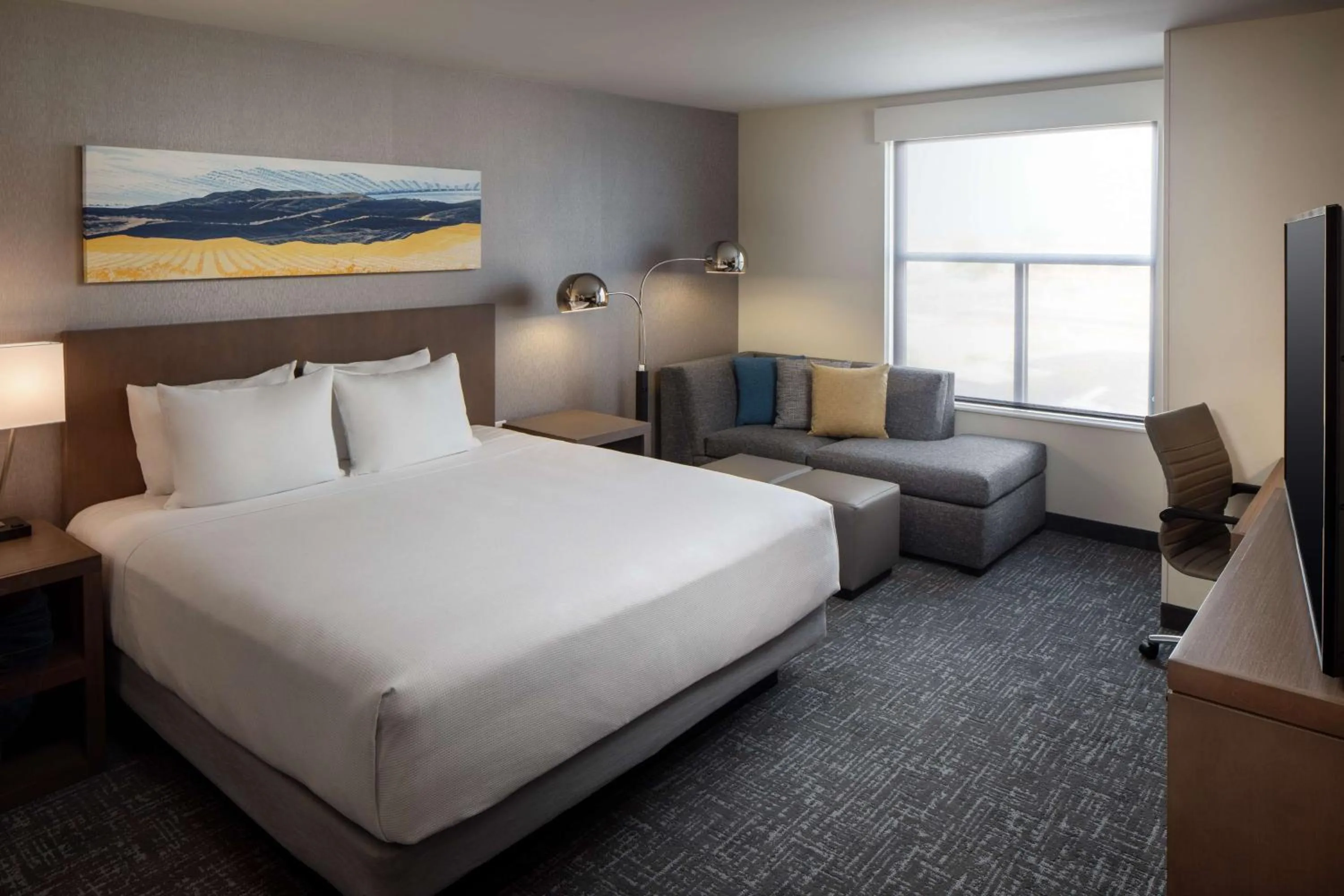 Bedroom, Bed in Hyatt House Vacaville