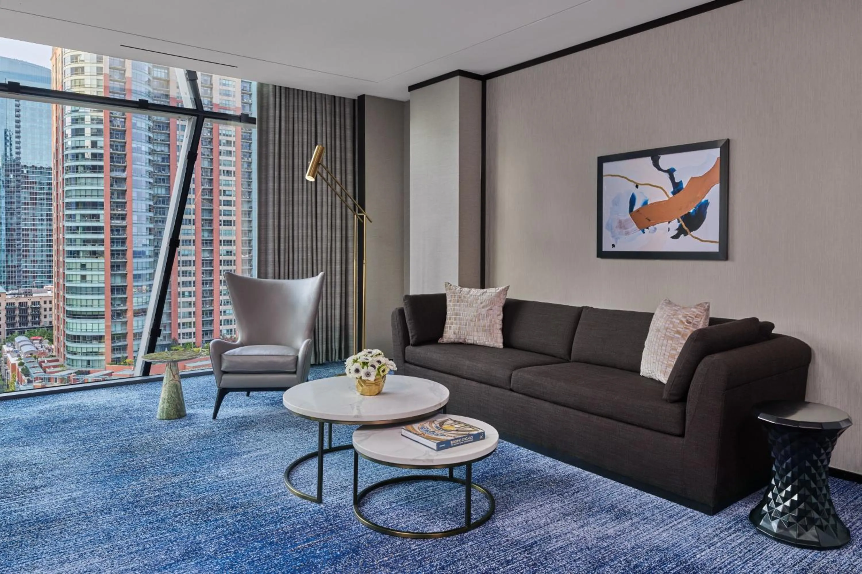 Living room in The St. Regis Chicago