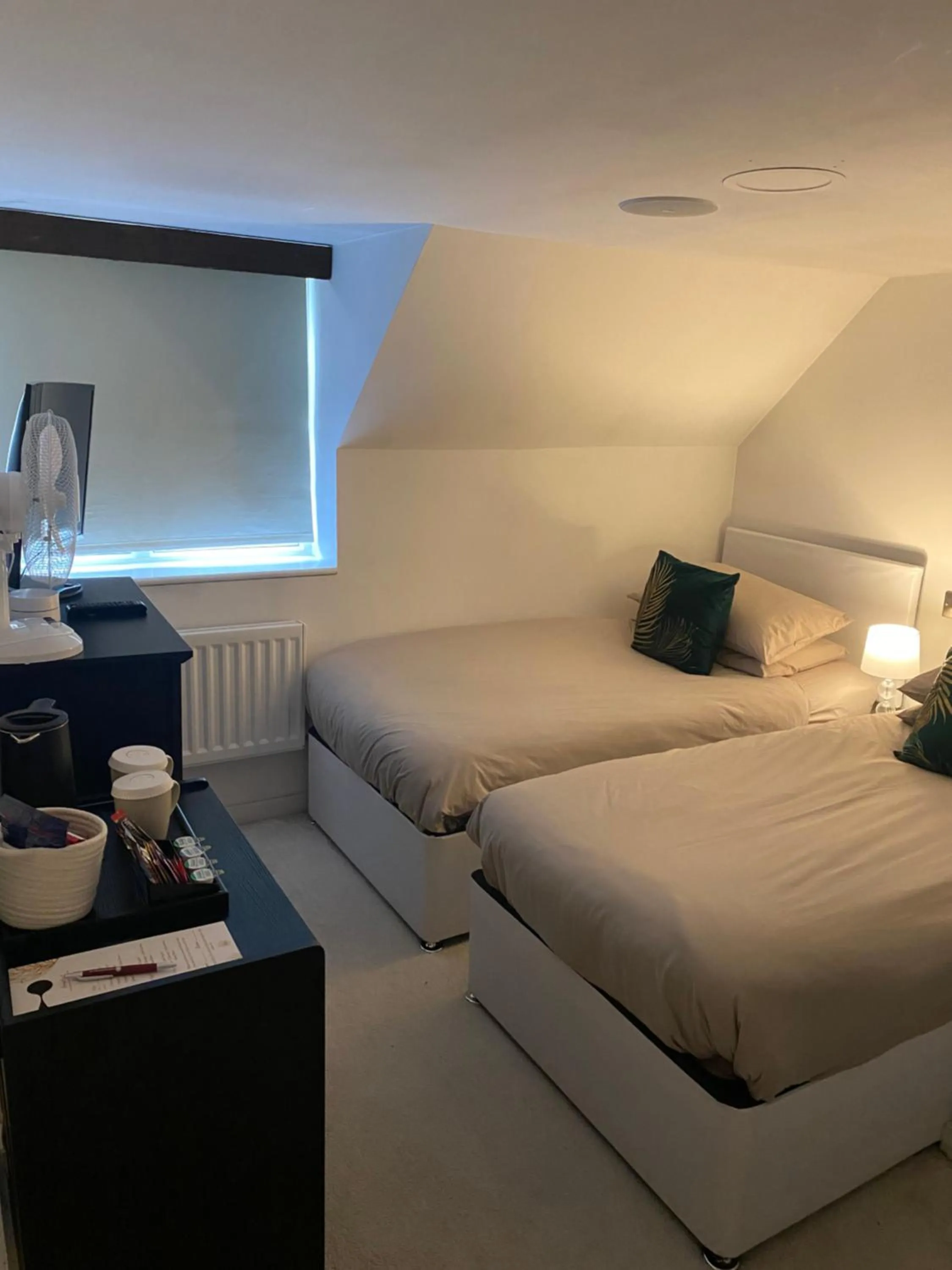 TV and multimedia, Bed in Tumbleweed Cottage