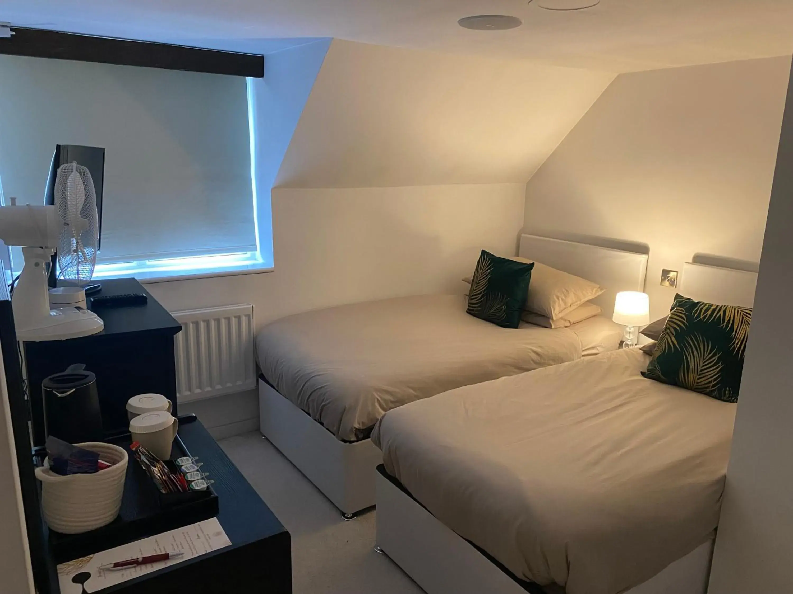 Twin Room with Private Bathroom in Tumbleweed Cottage Twin Room with Private Bathroom in Tumbleweed Cottage