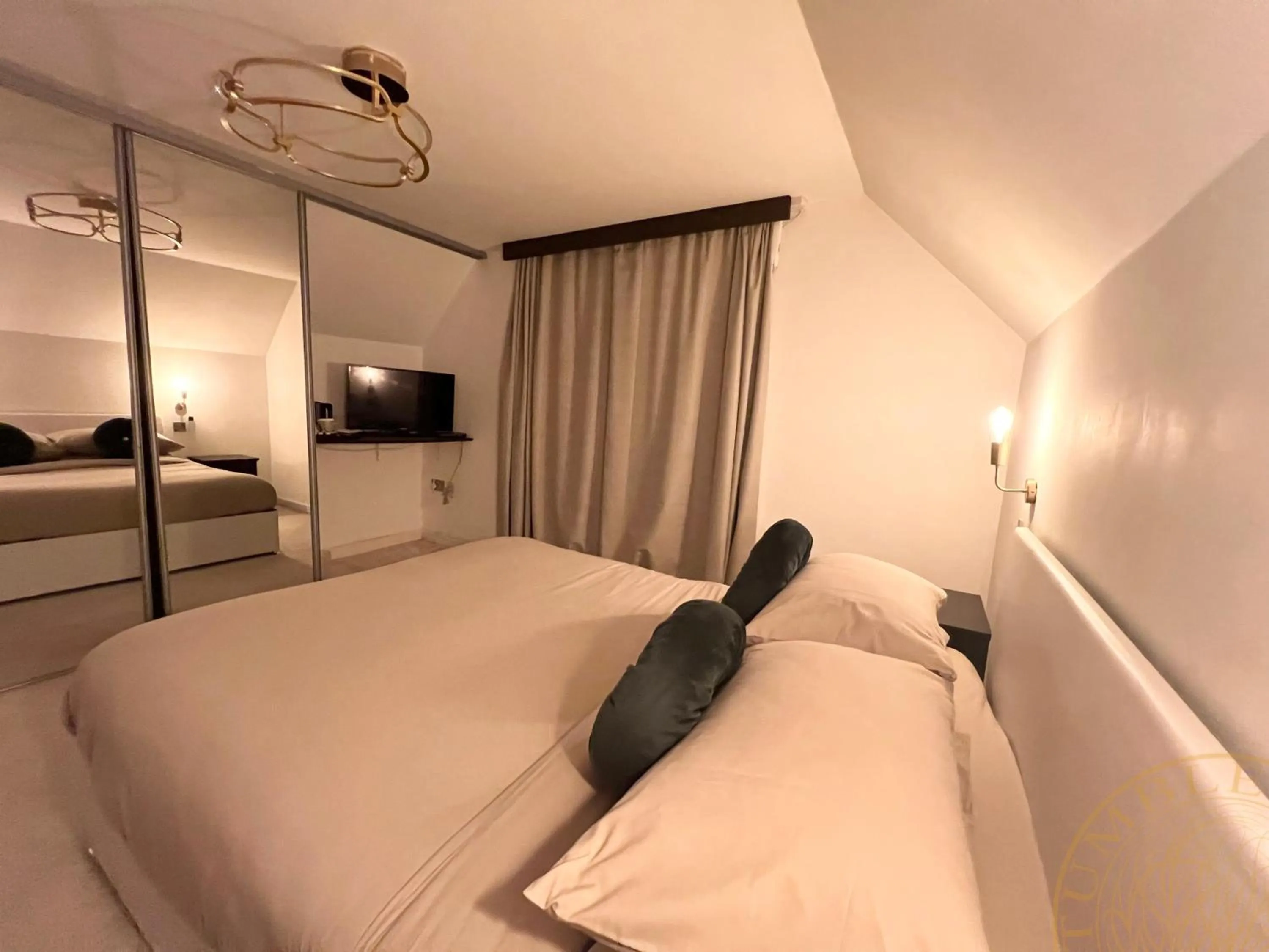 Bed in Tumbleweed Cottage