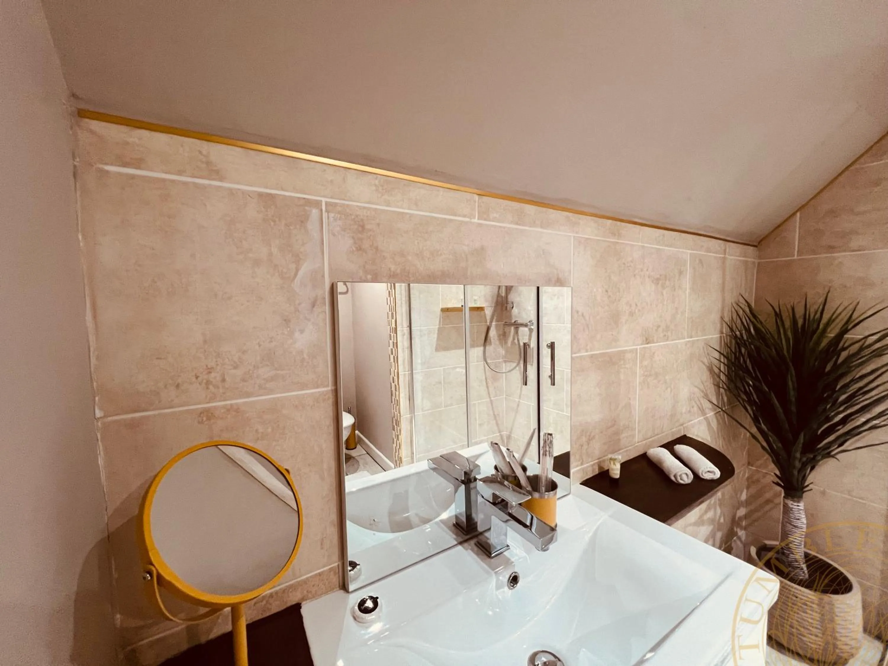 Bathroom in Tumbleweed Cottage