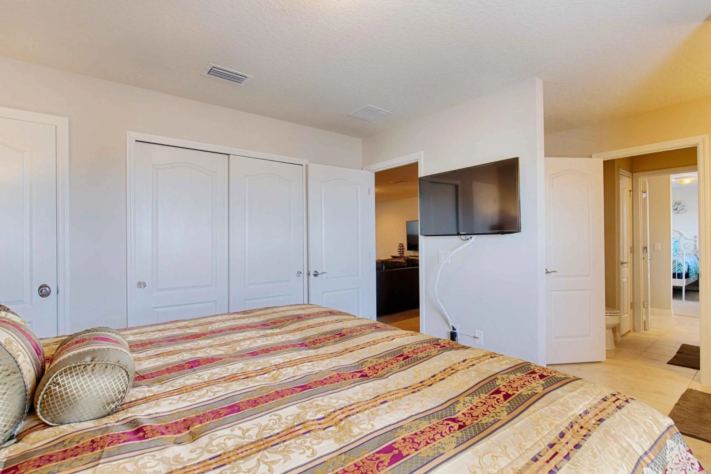 Property building in Windsor At Westside 8 - 8 Bed 6 Baths Villa