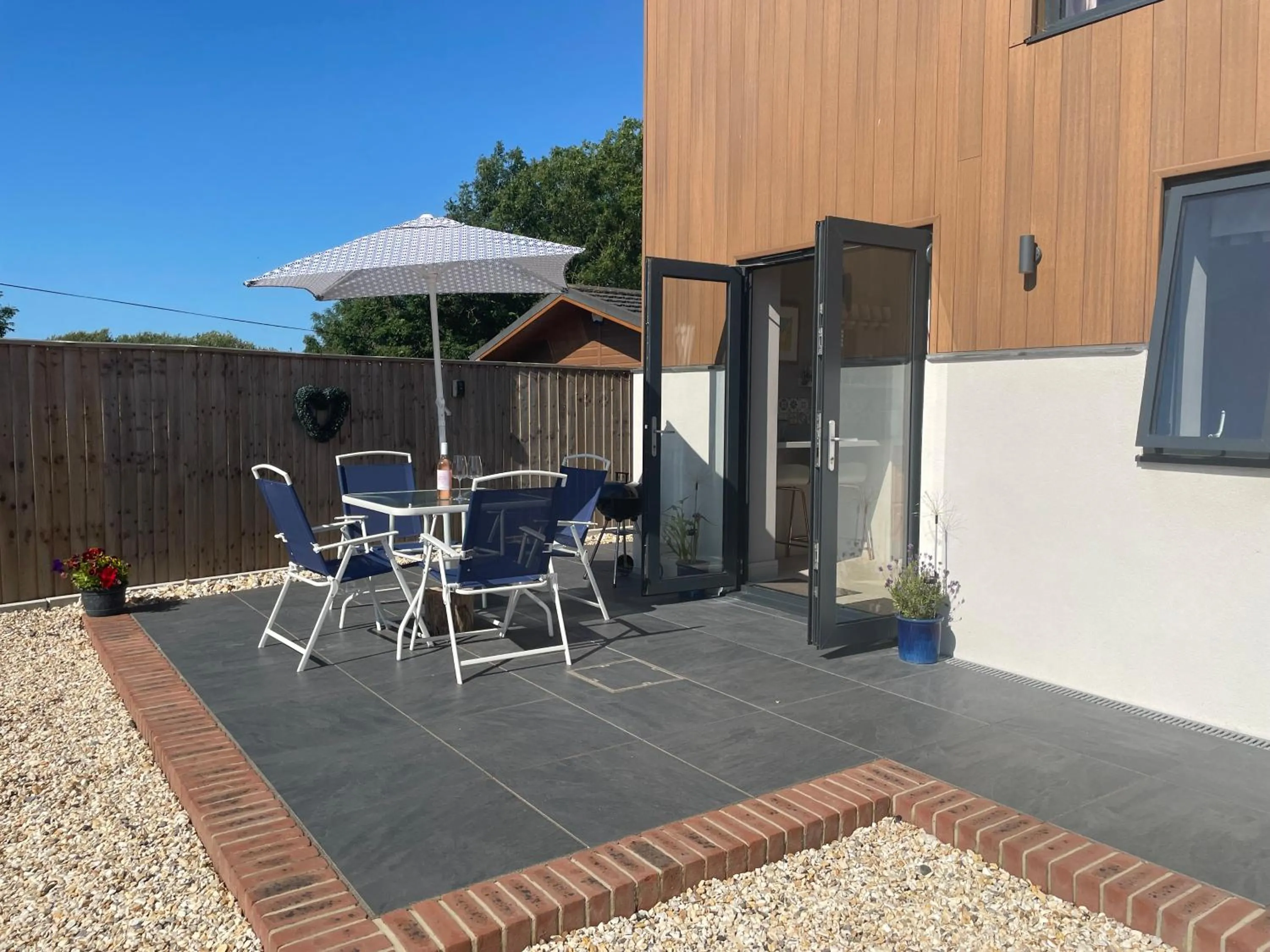 Property building in The Paddocks - Spacious annexe with rural outlook.