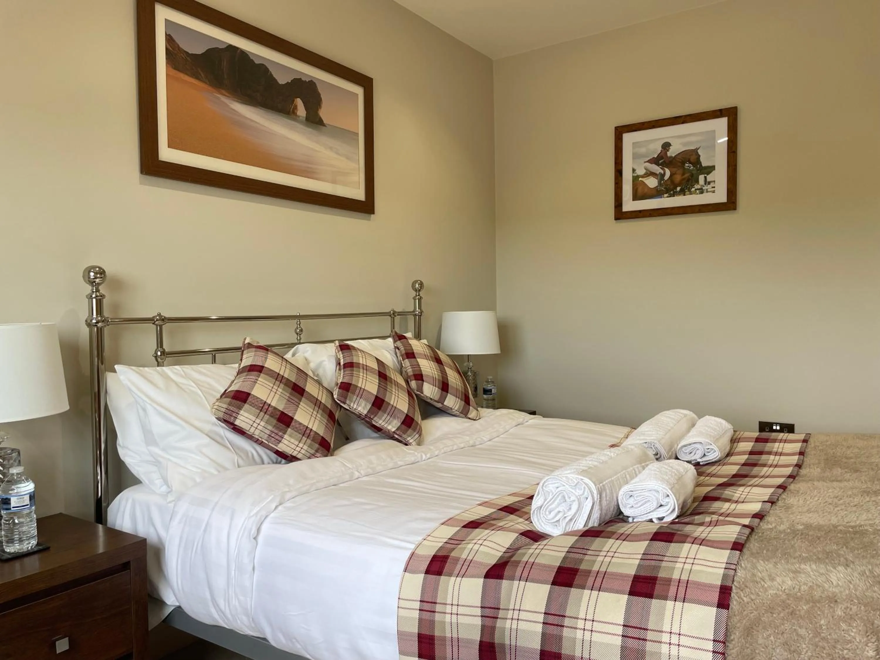 Bed in The Paddocks - Spacious annexe with rural outlook.