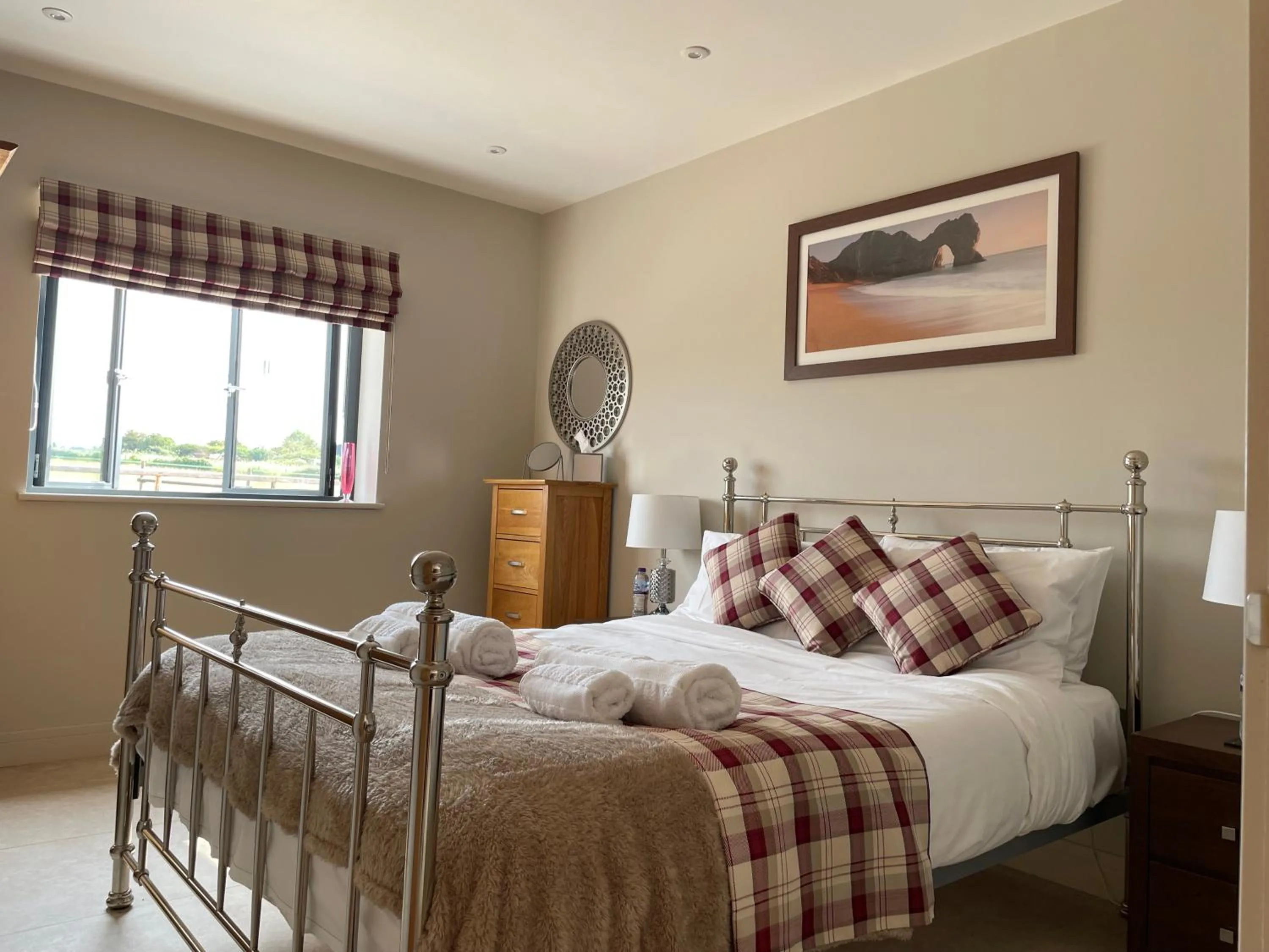 Bed in The Paddocks - Spacious annexe with rural outlook.