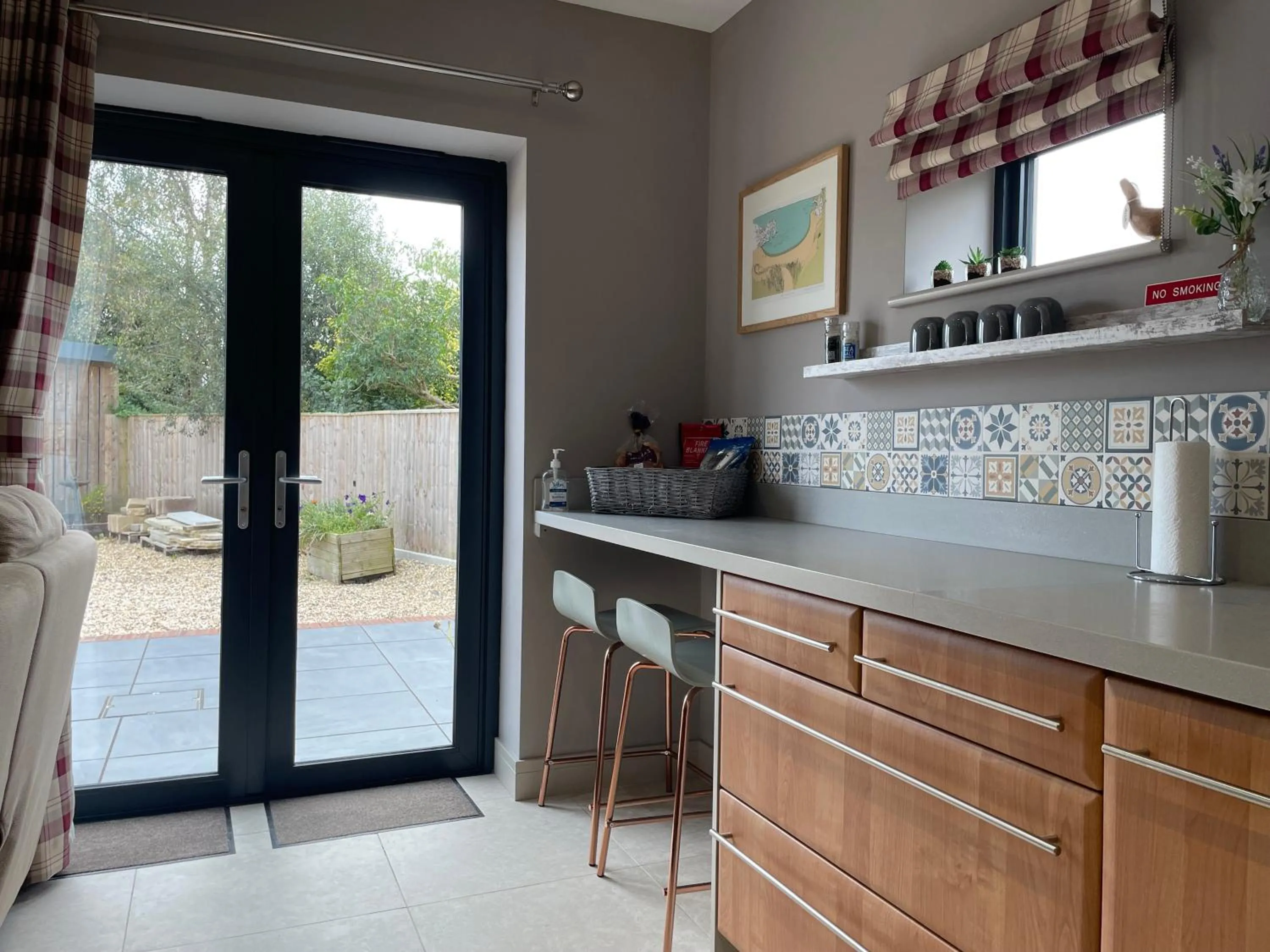 Patio in The Paddocks - Spacious annexe with rural outlook.