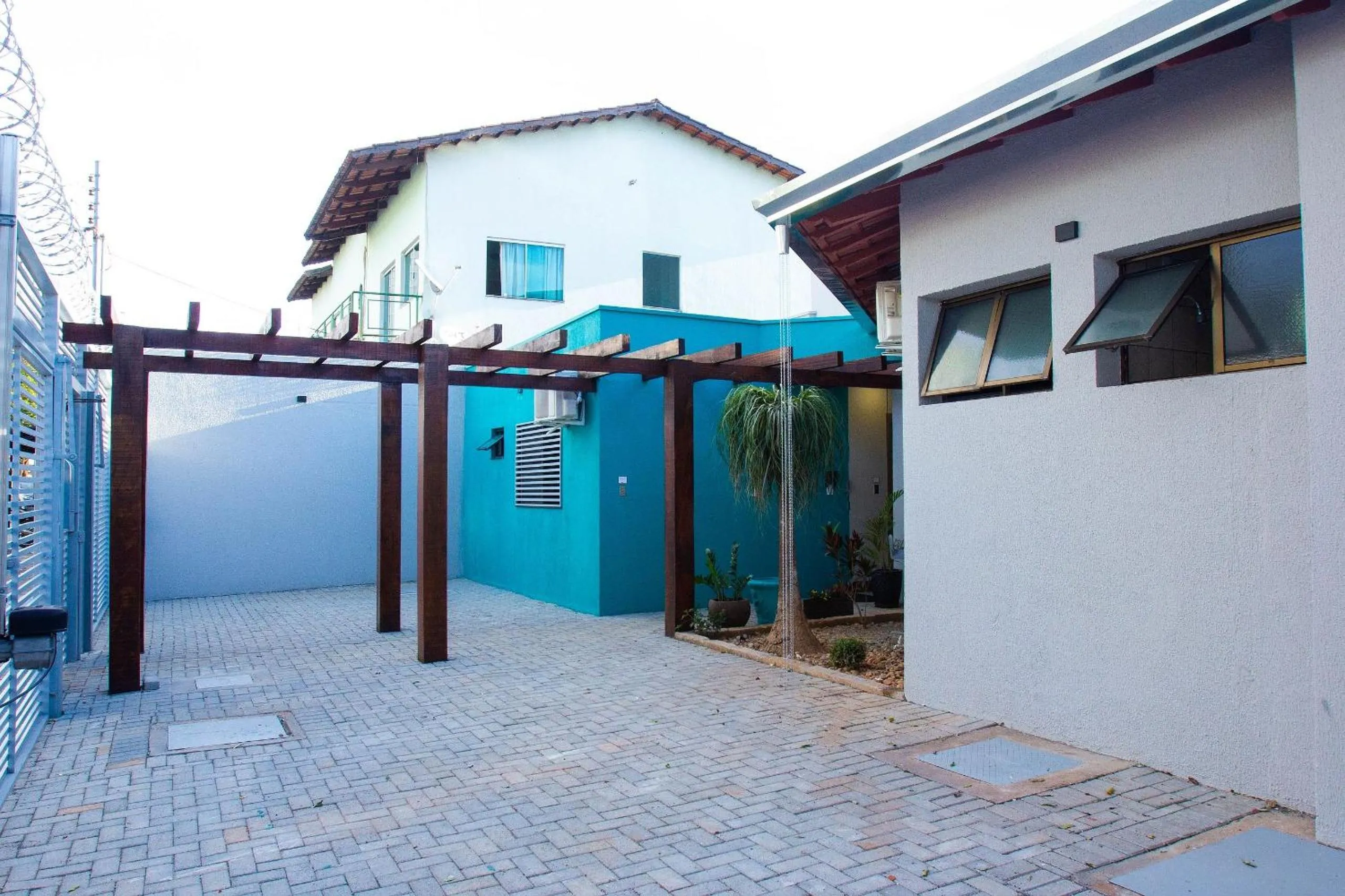 Facade/entrance in Fiori Suítes