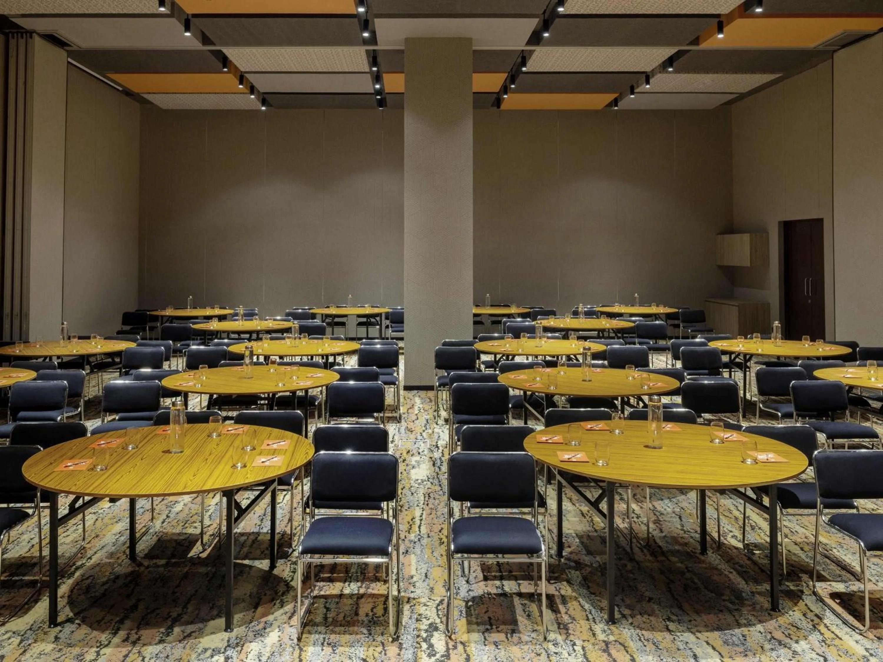 Meeting/conference room in ibis Thane - An Accor Brand