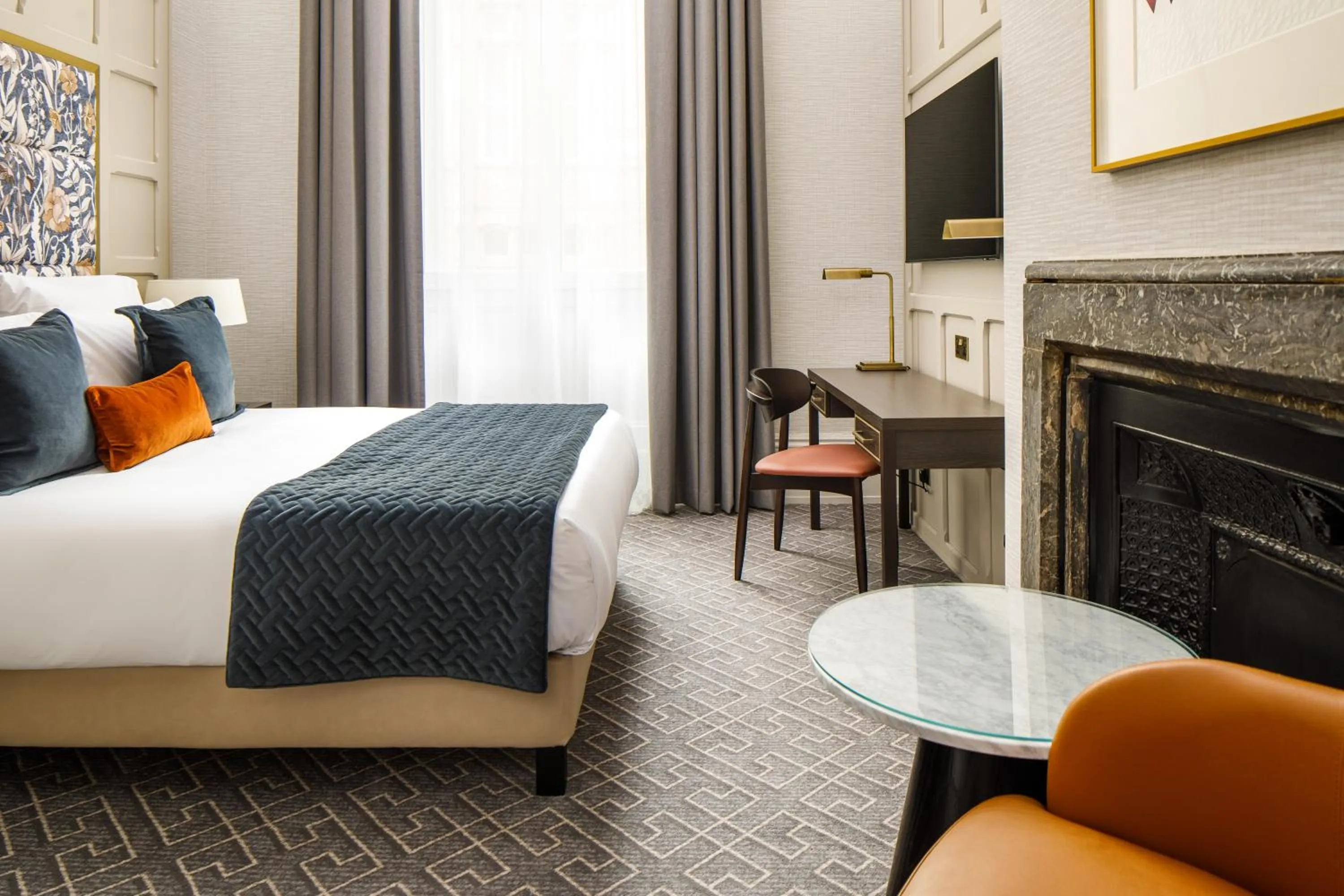 TV and multimedia, Bed in The Municipal Hotel Liverpool - MGallery