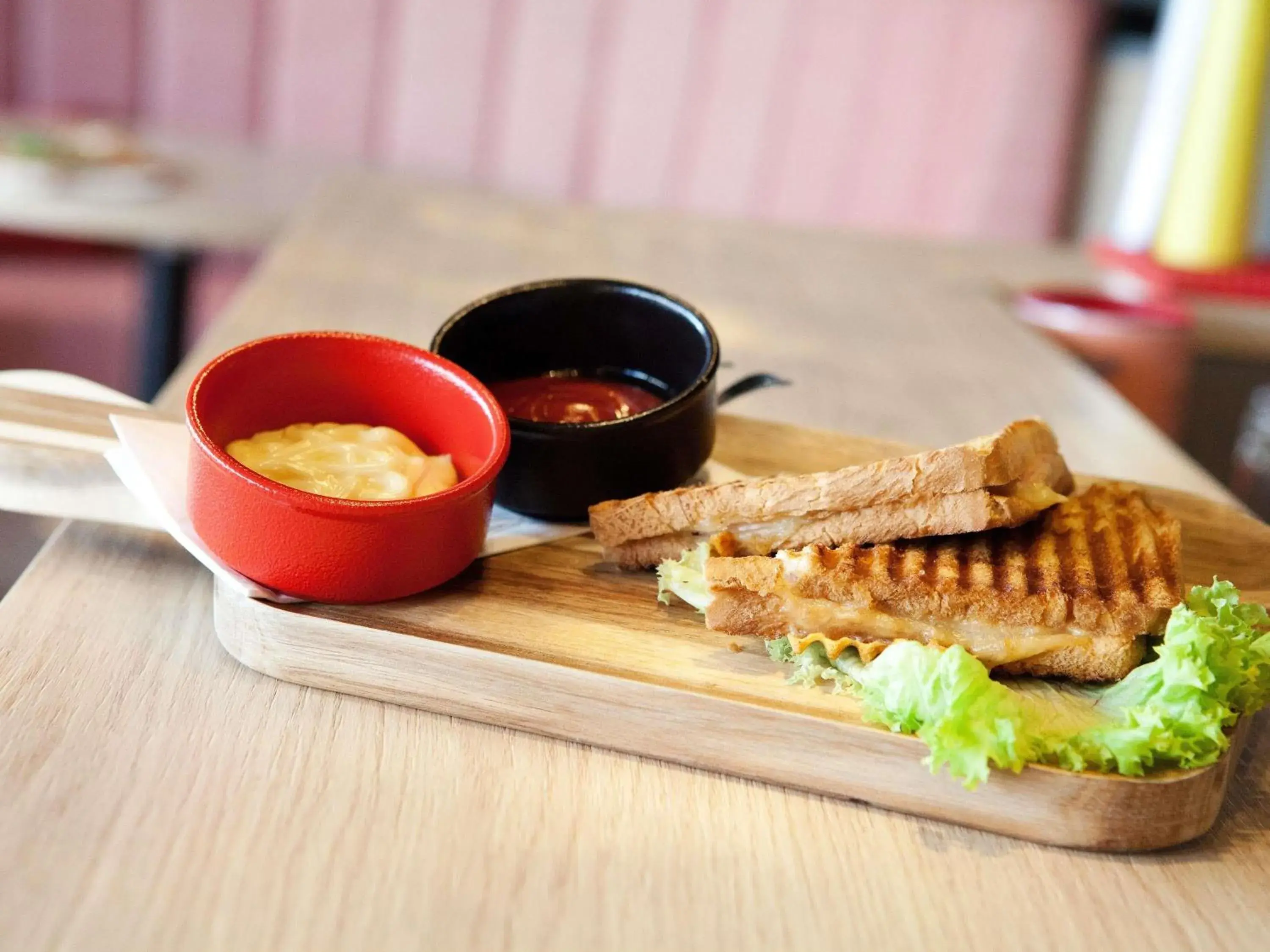 Lounge or bar in greet Wien City Nord Lounge or bar in greet Wien City Nord