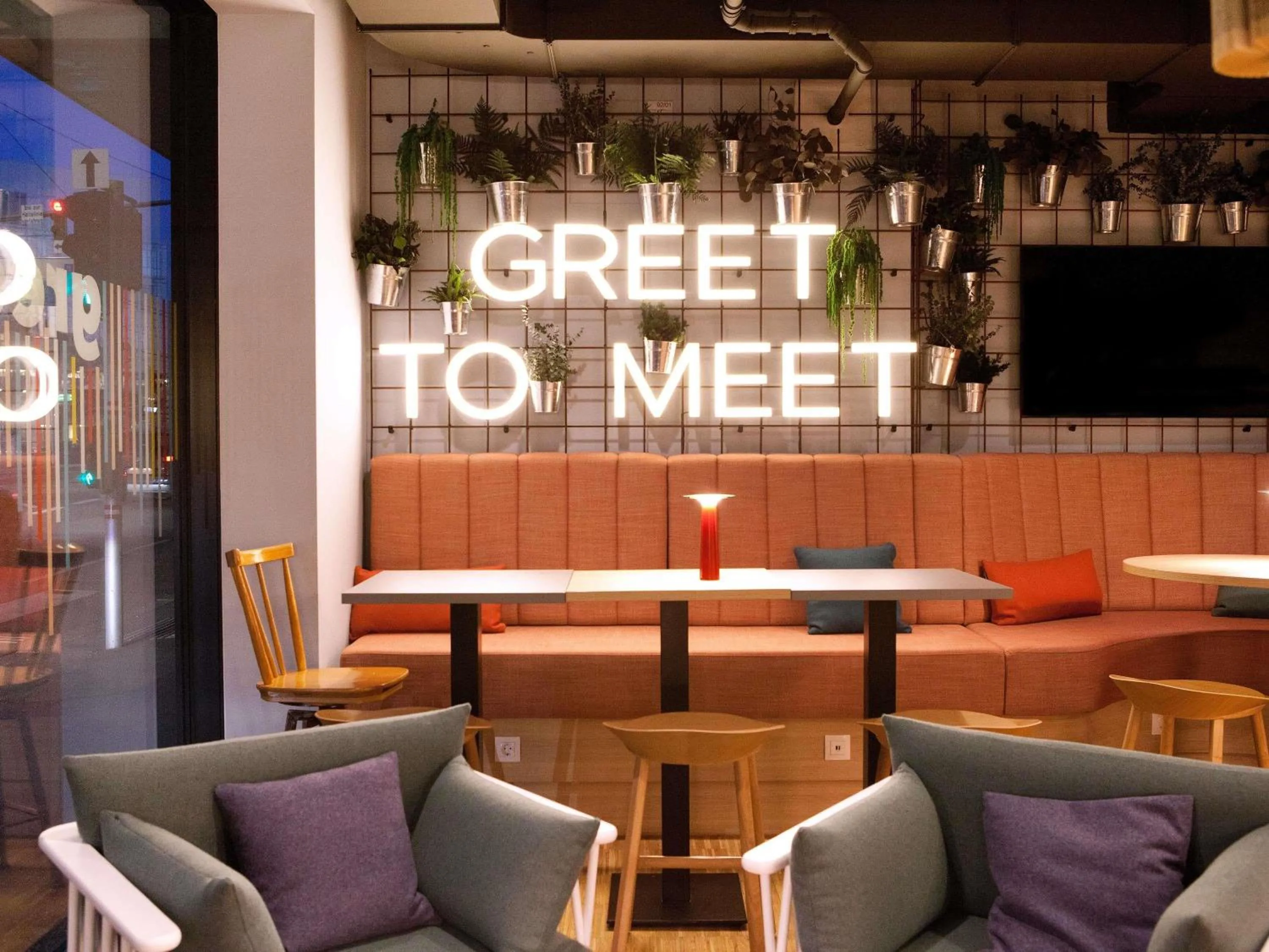 Restaurant/places to eat in greet Wien City Nord