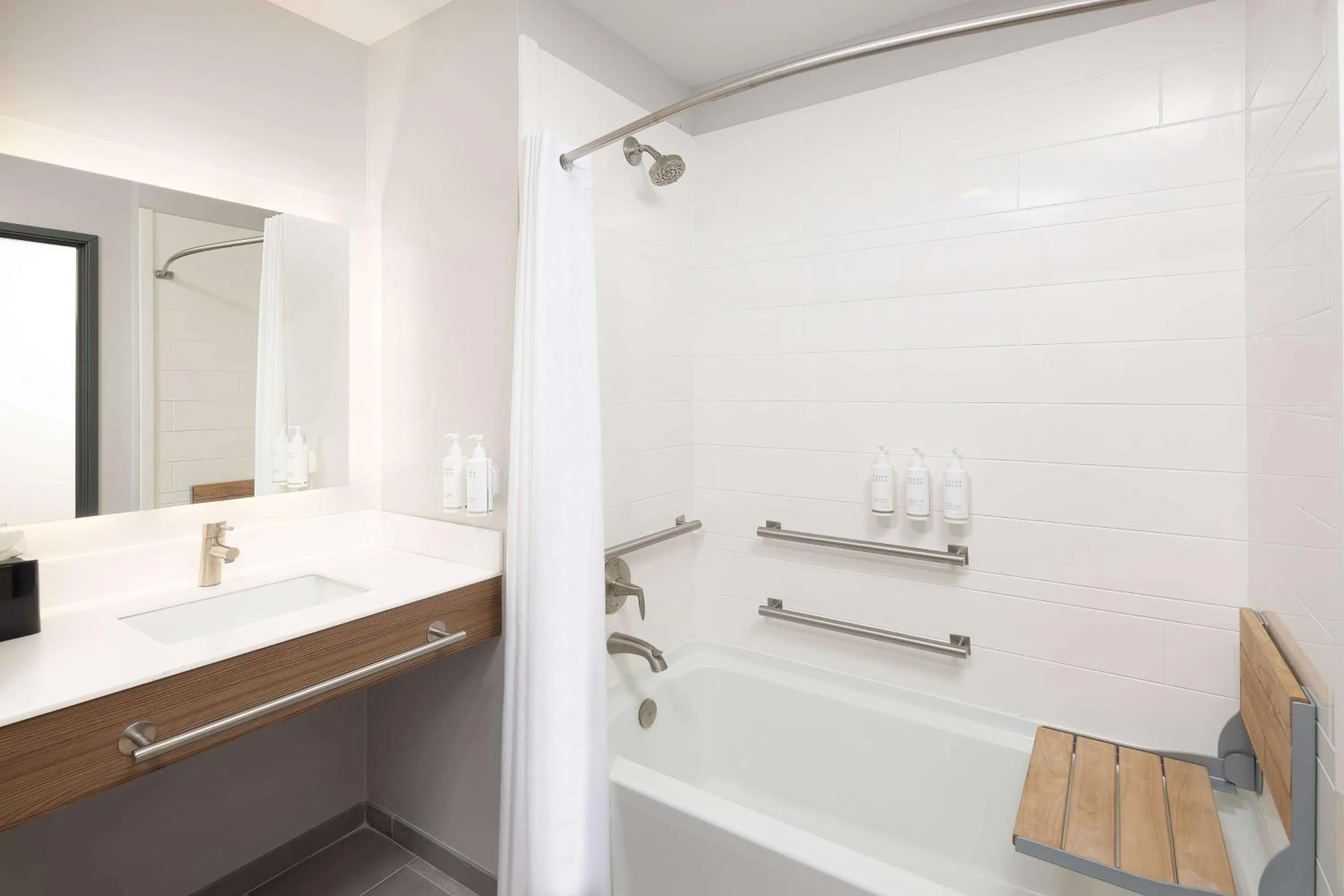 Bathroom in Microtel Inn & Suites by Wyndham Macedon
