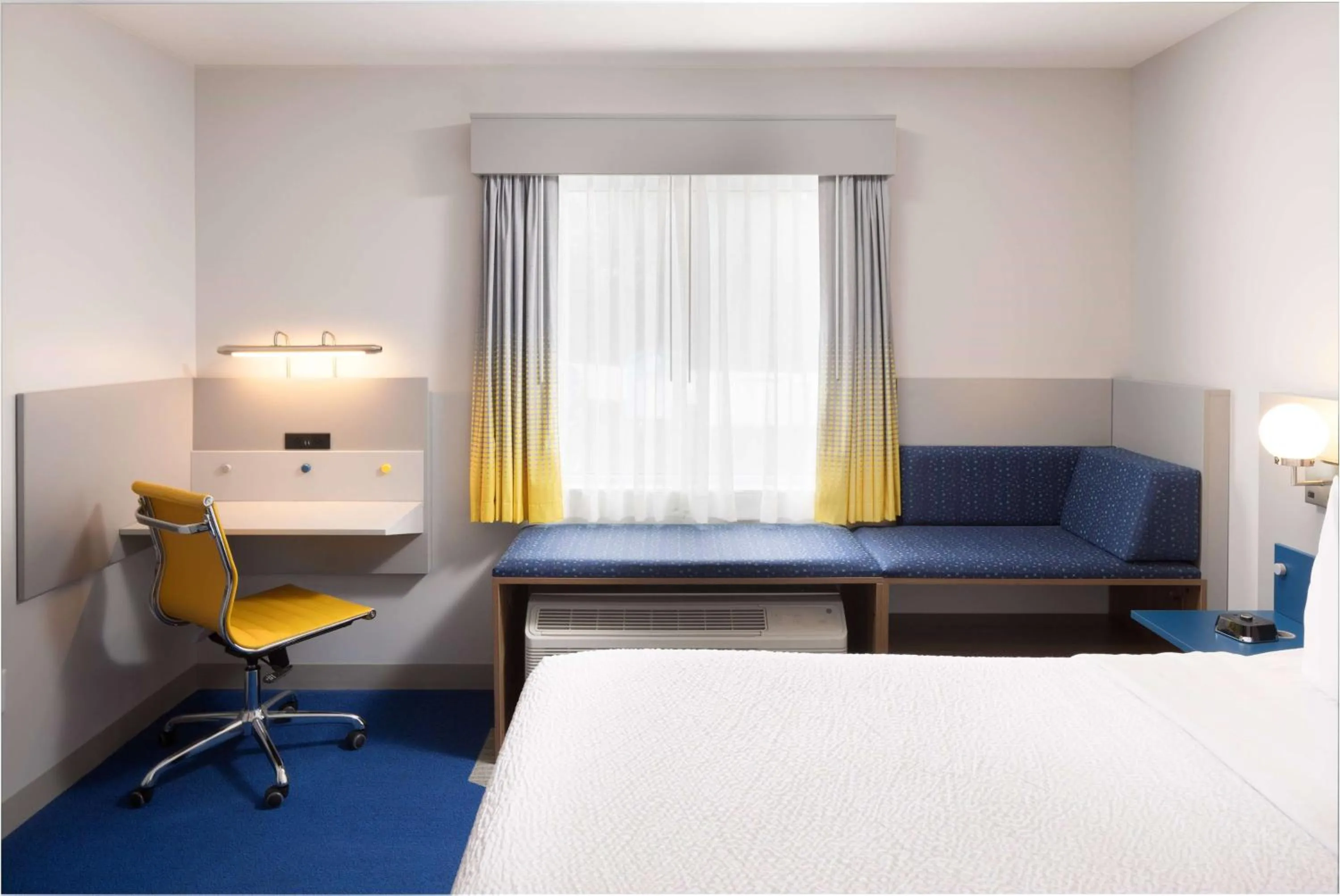 Photo of the whole room, Bed in Microtel Inn & Suites by Wyndham Macedon