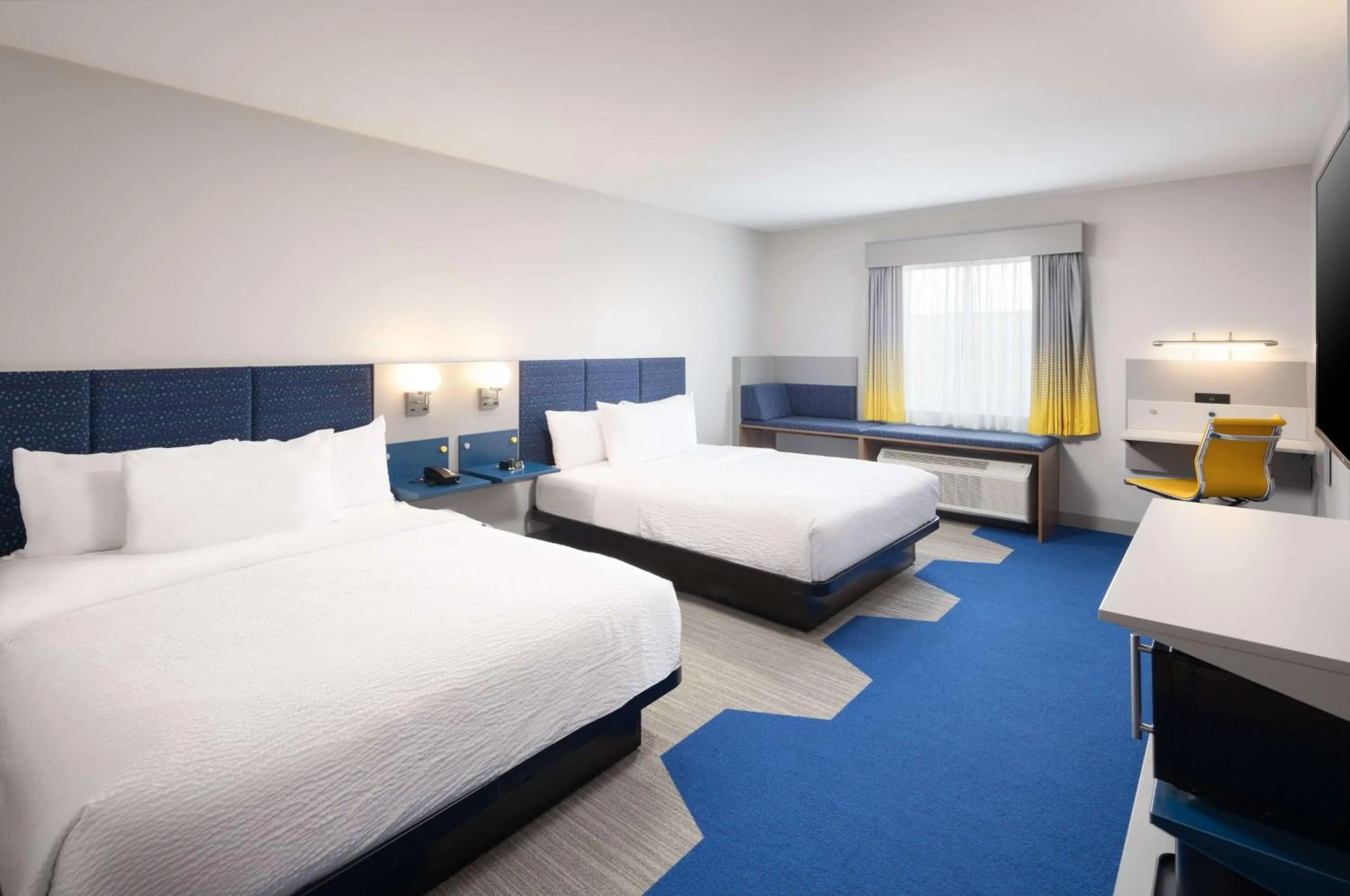 Photo of the whole room, Bed in Microtel Inn & Suites by Wyndham Macedon