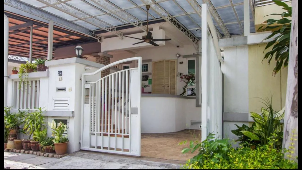 Property building in Nautilus Bay Home Inn