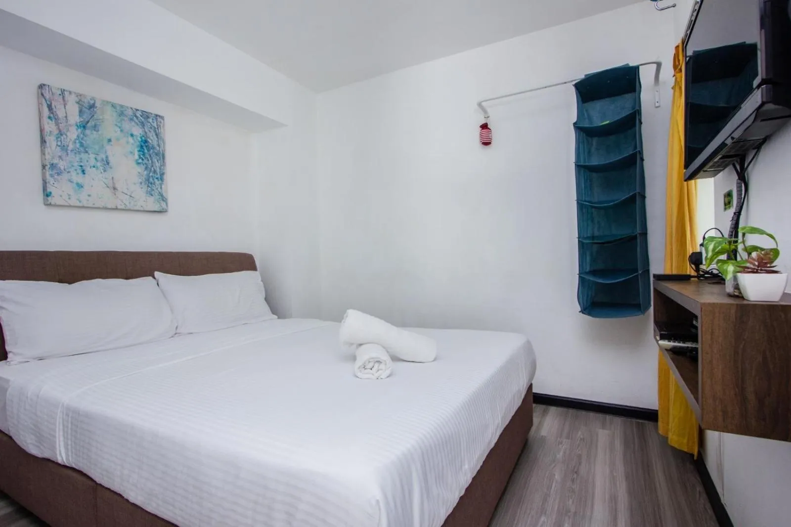 Bed in Nautilus Bay Home Inn